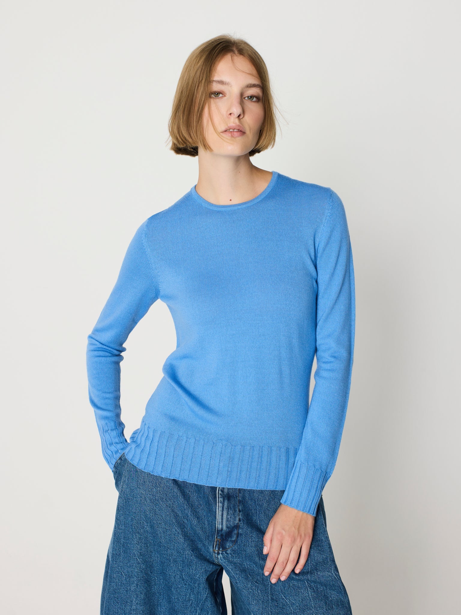 Jersey de canalé ancho cuello redondo y manga larga