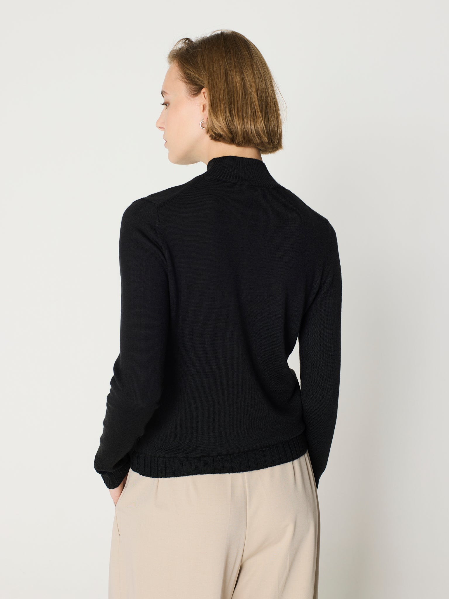 Jersey básico de canalé ancho cuello semicisne, manga larga