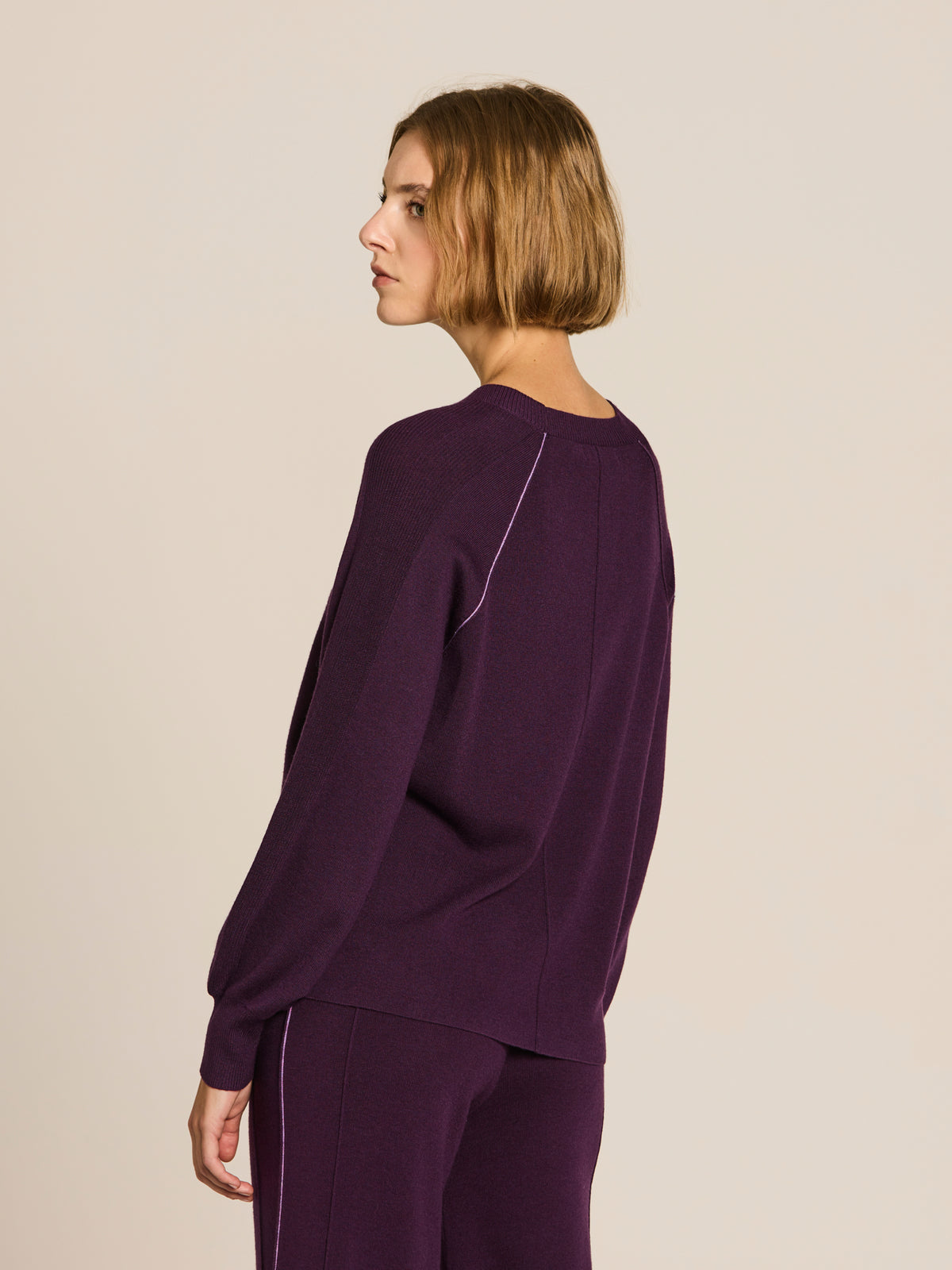 Jumper with contrast detail