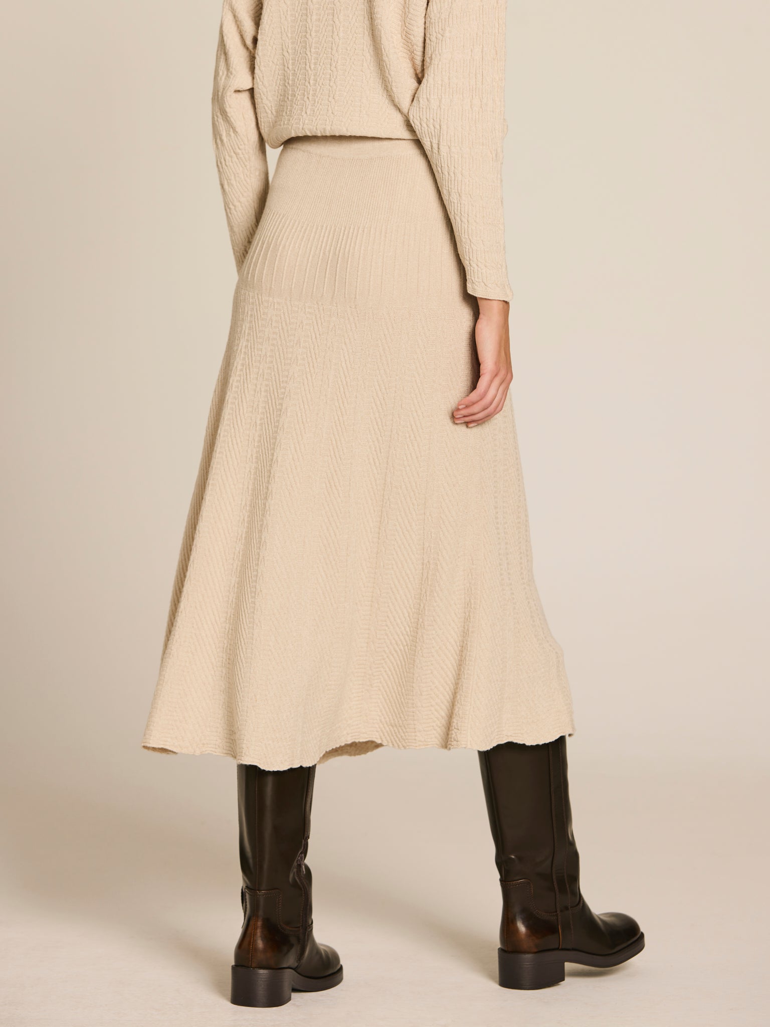 Faldilla midi de punt
