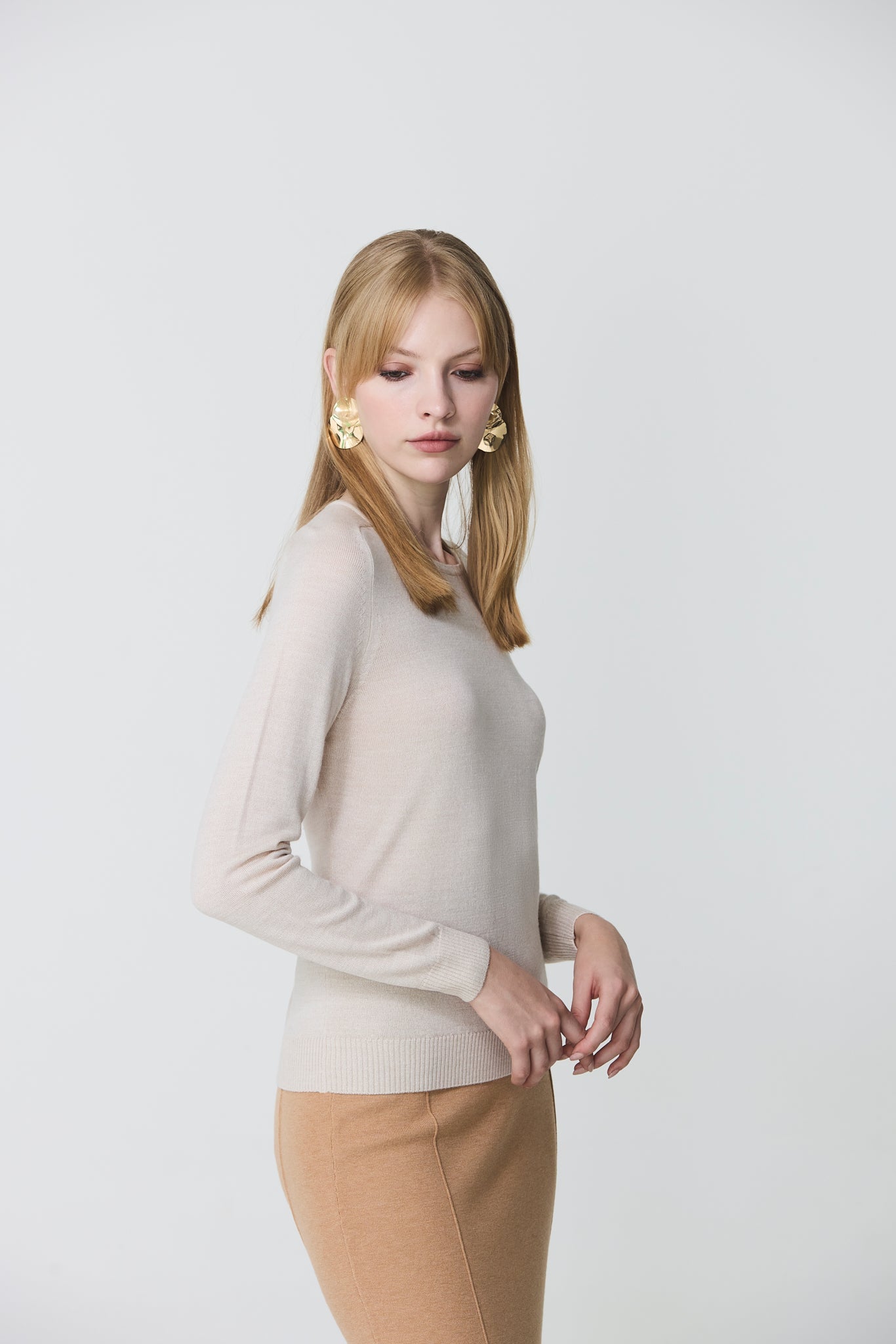 Round neck sweater