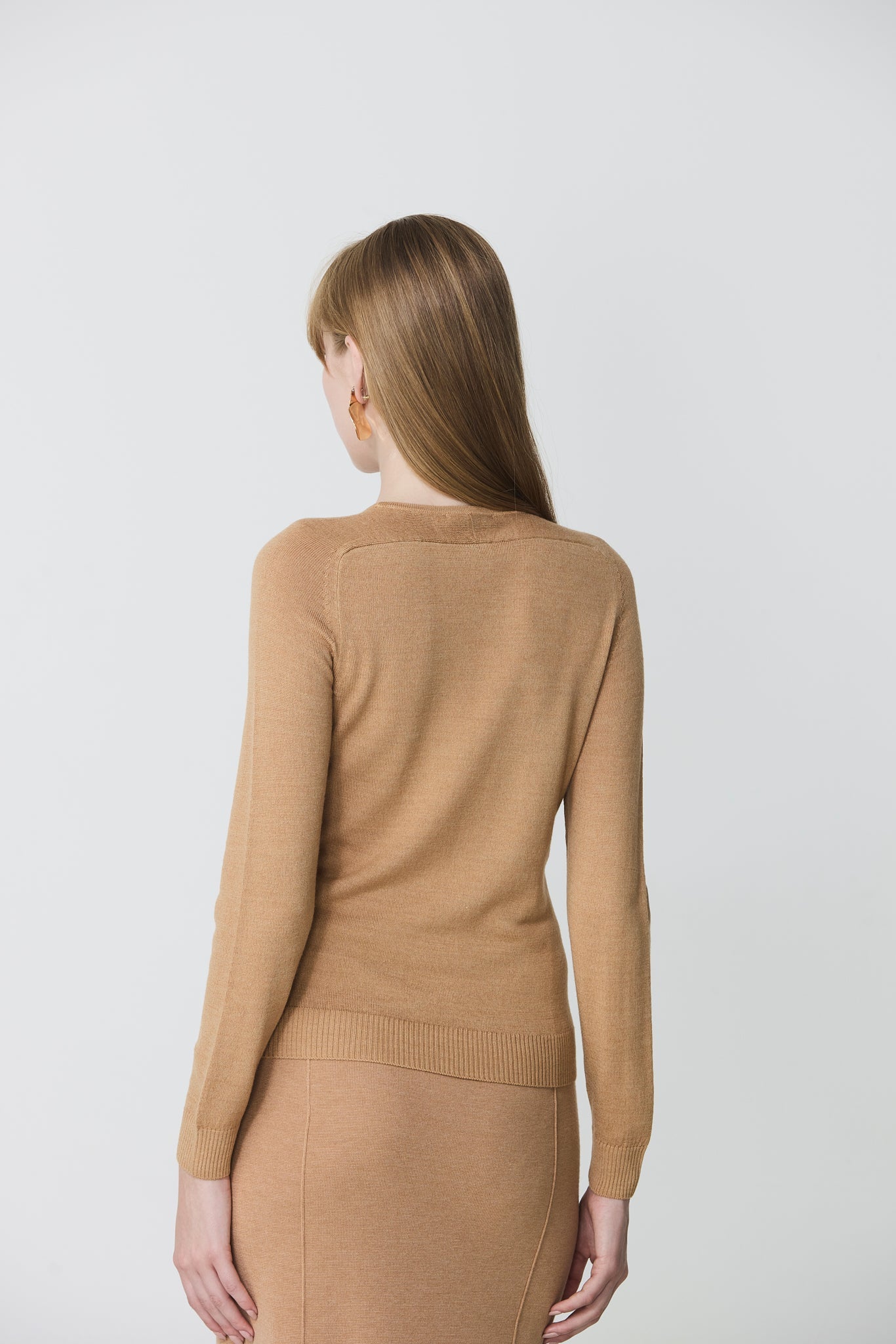 Round neck sweater