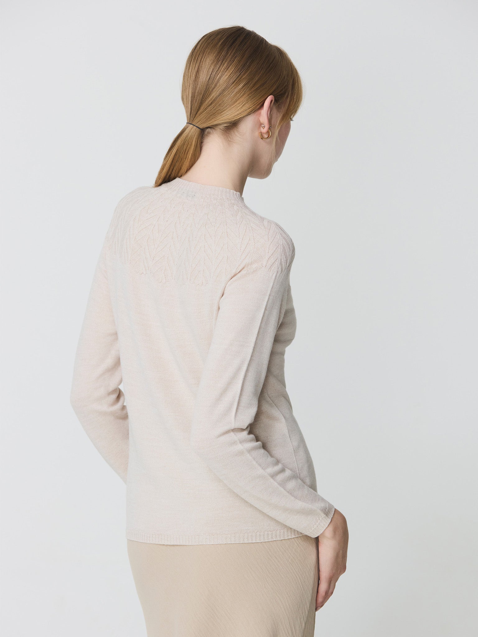 Round neck sweater