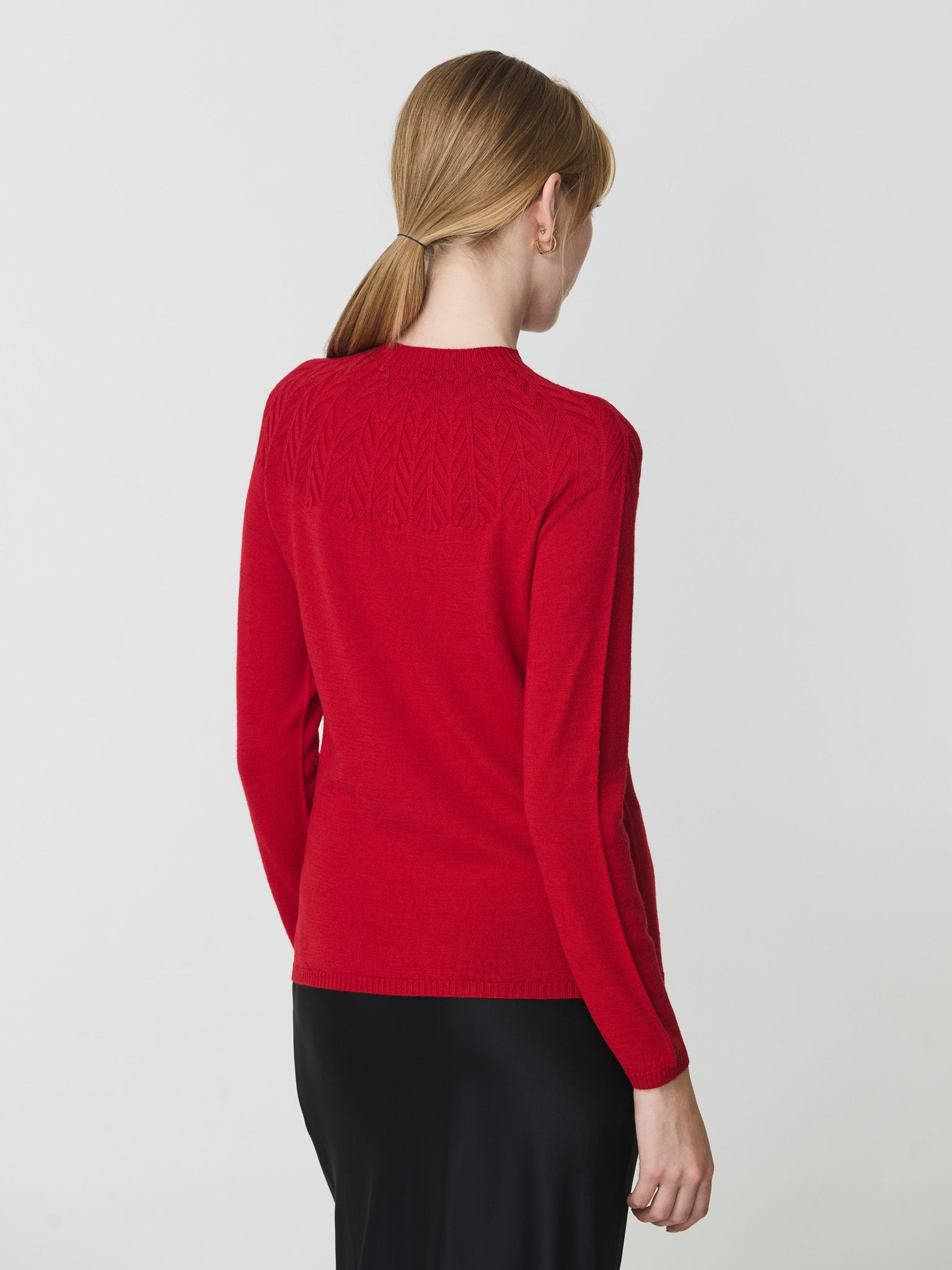 Round neck sweater