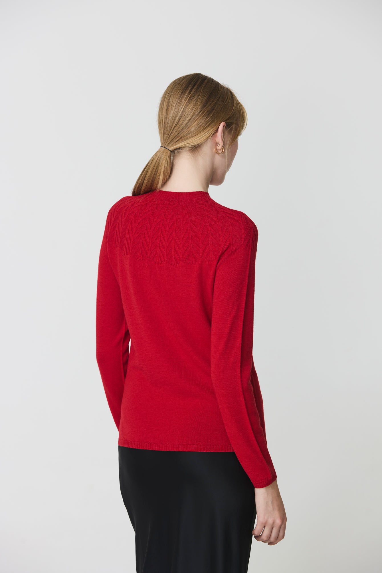 Round neck sweater