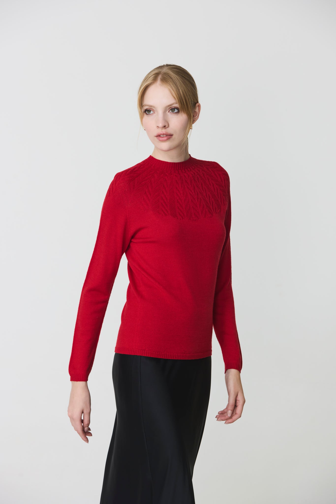 Round neck sweater