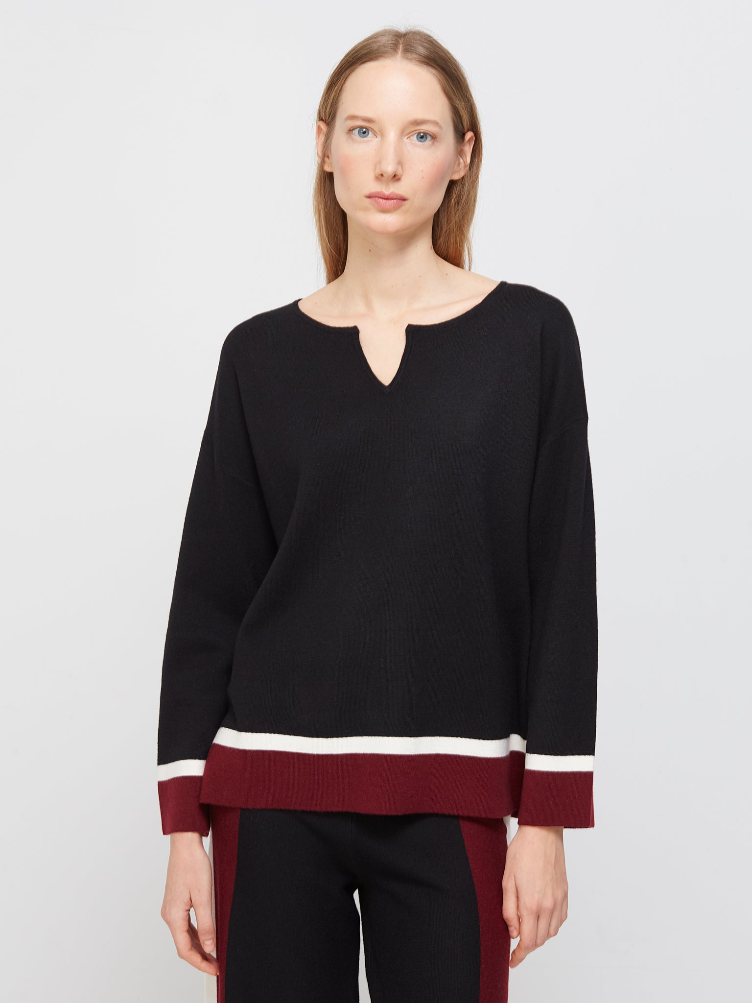 Round neck sweater