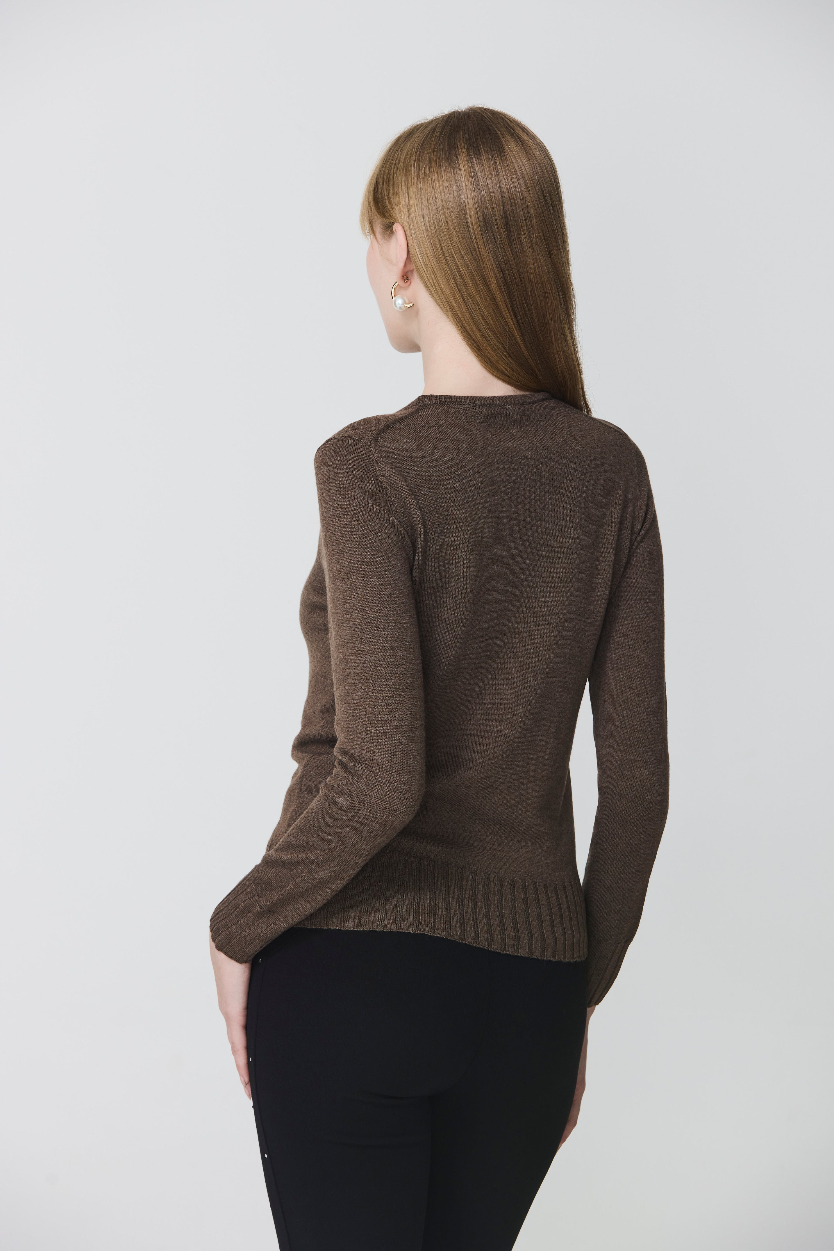 Round neck sweater