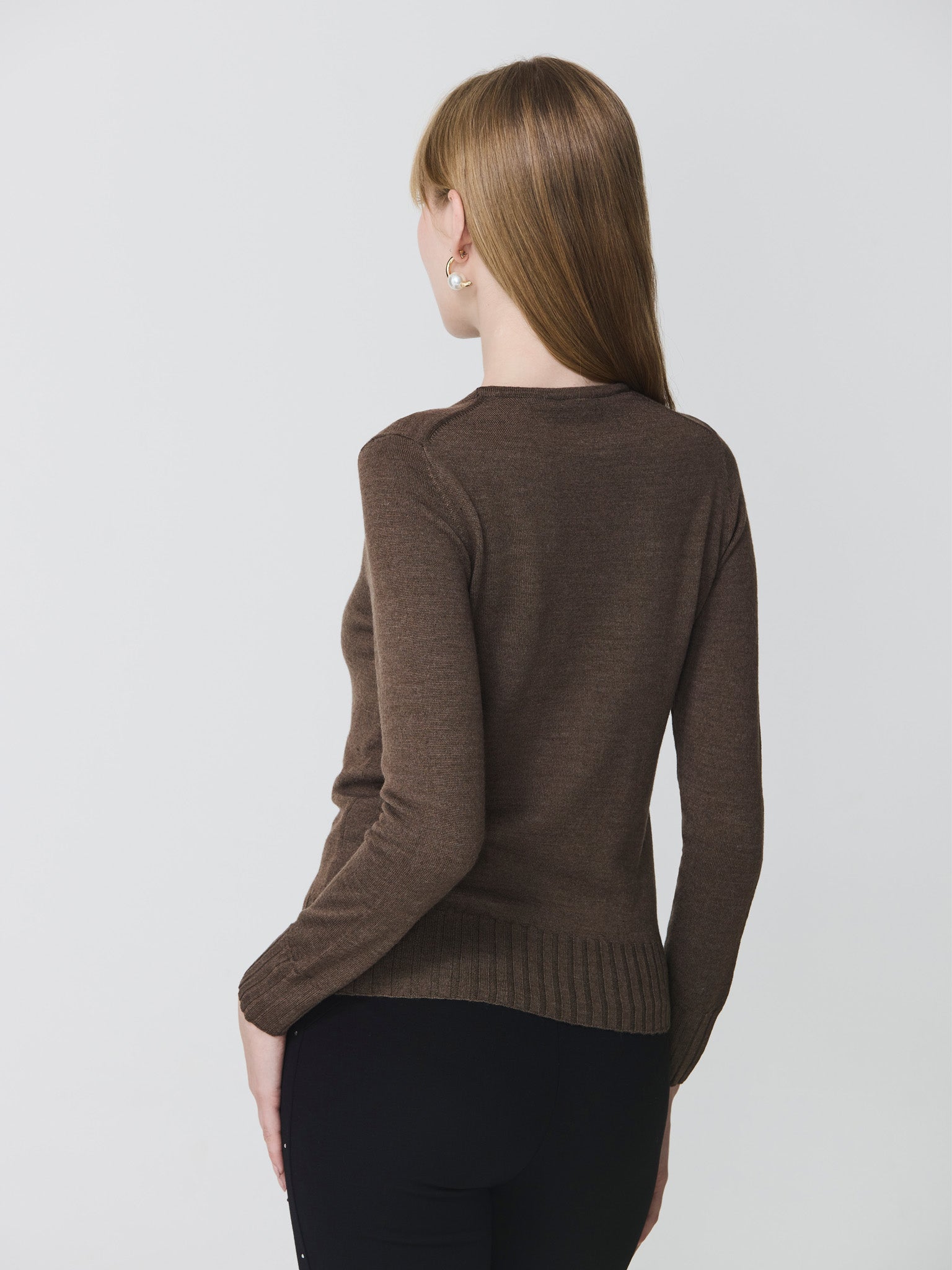 Round neck sweater