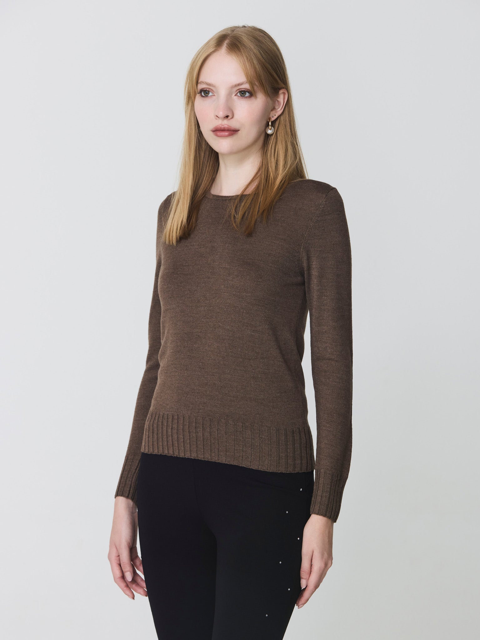 Round neck sweater