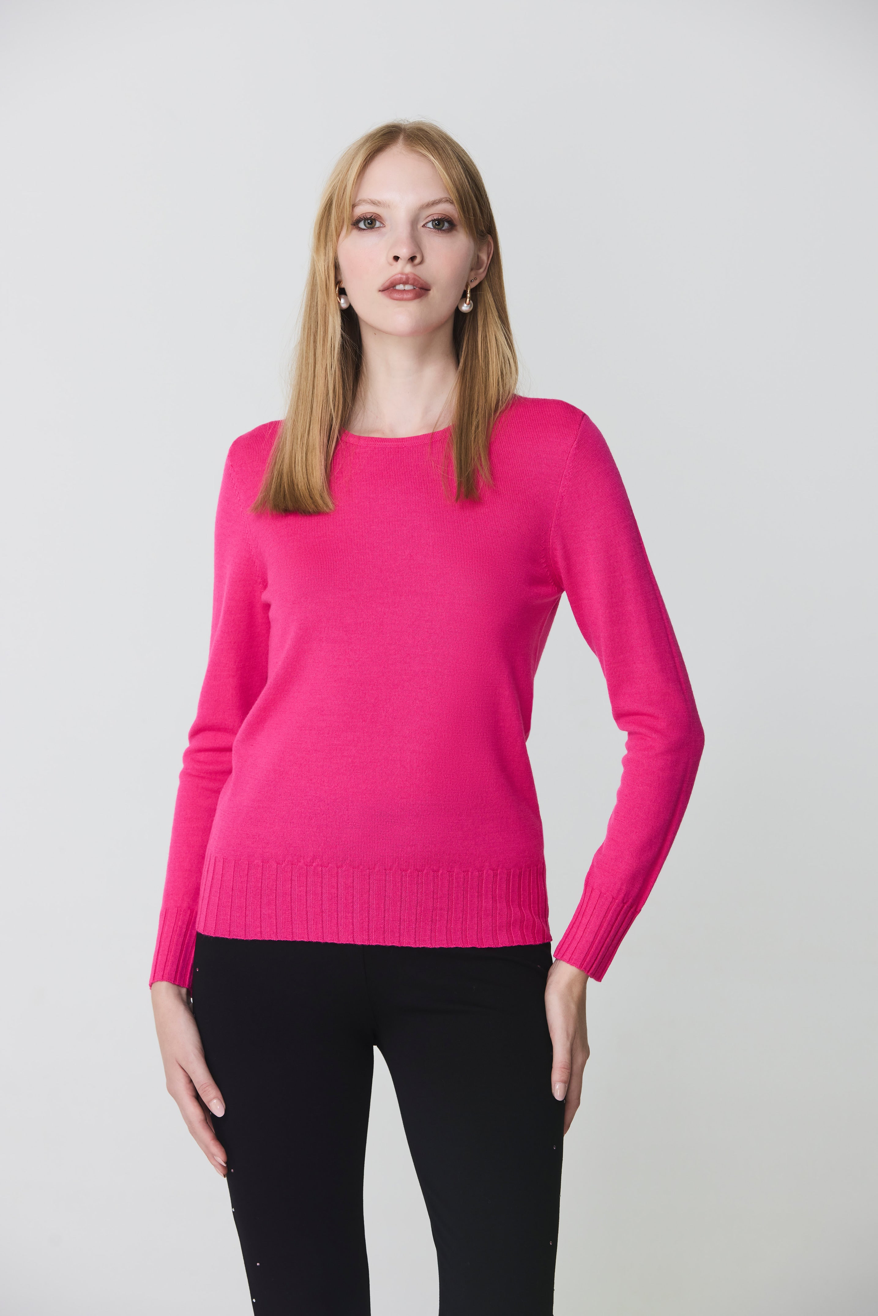 Round neck sweater