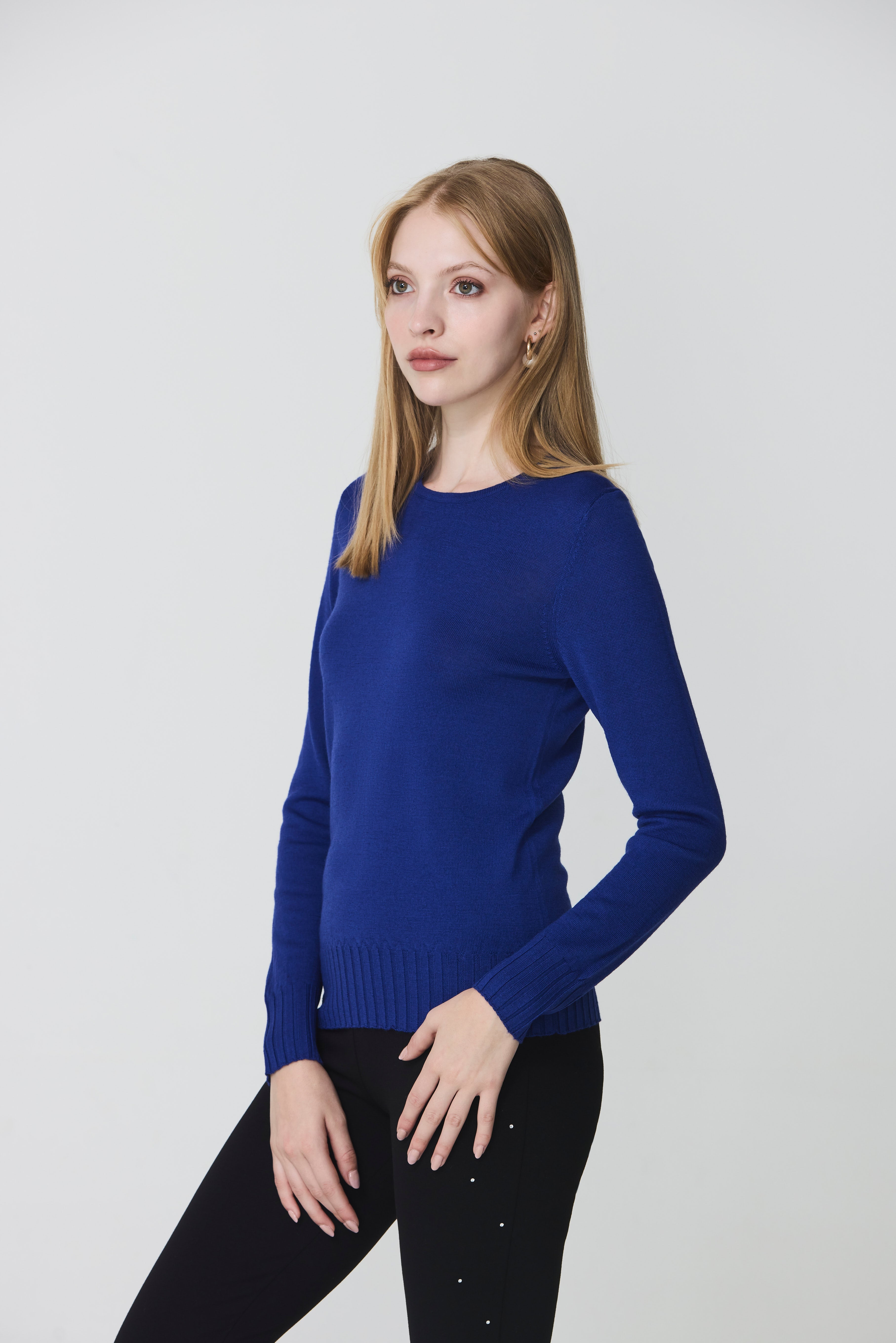 Round neck sweater