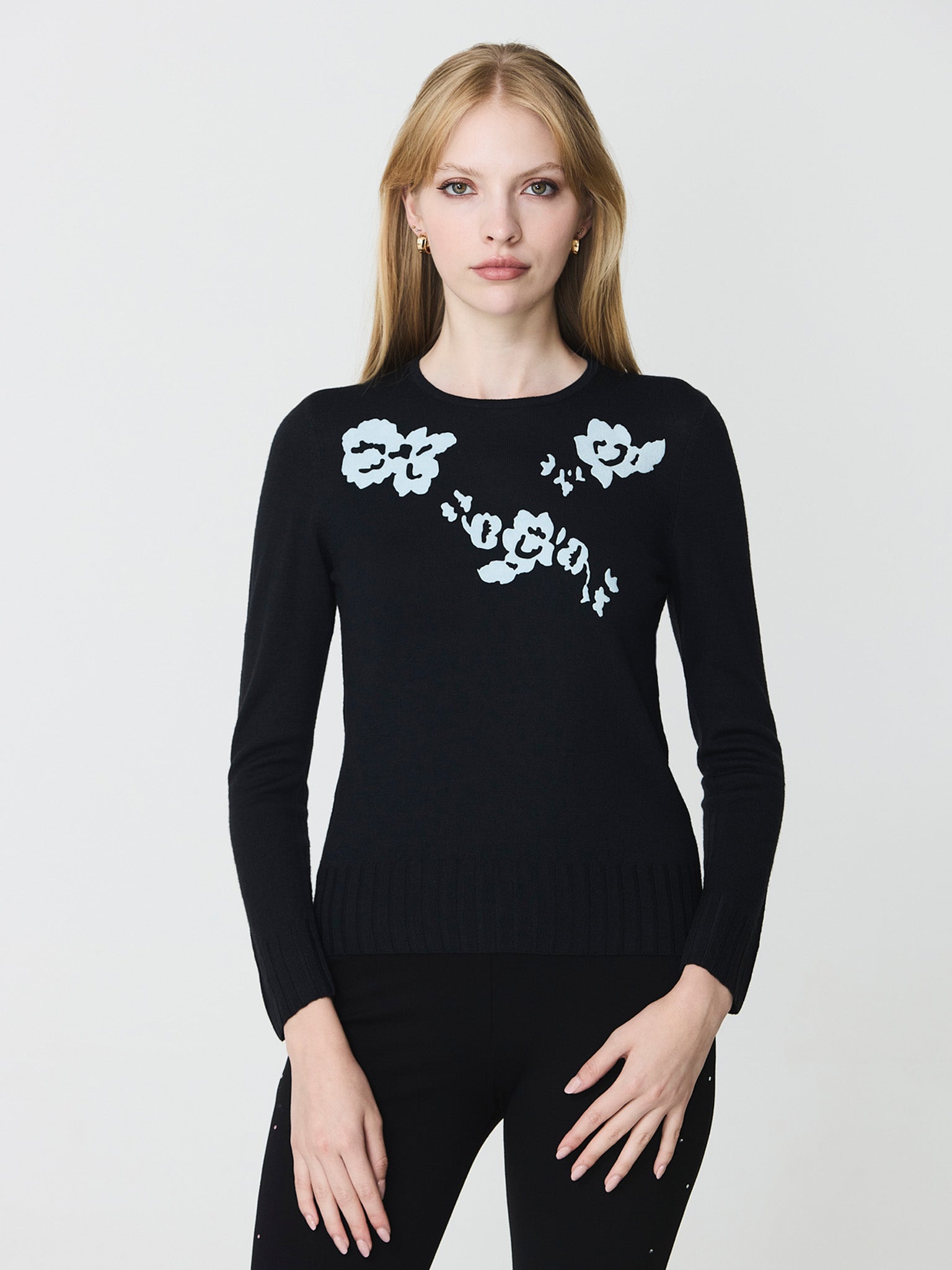 Round neck sweater