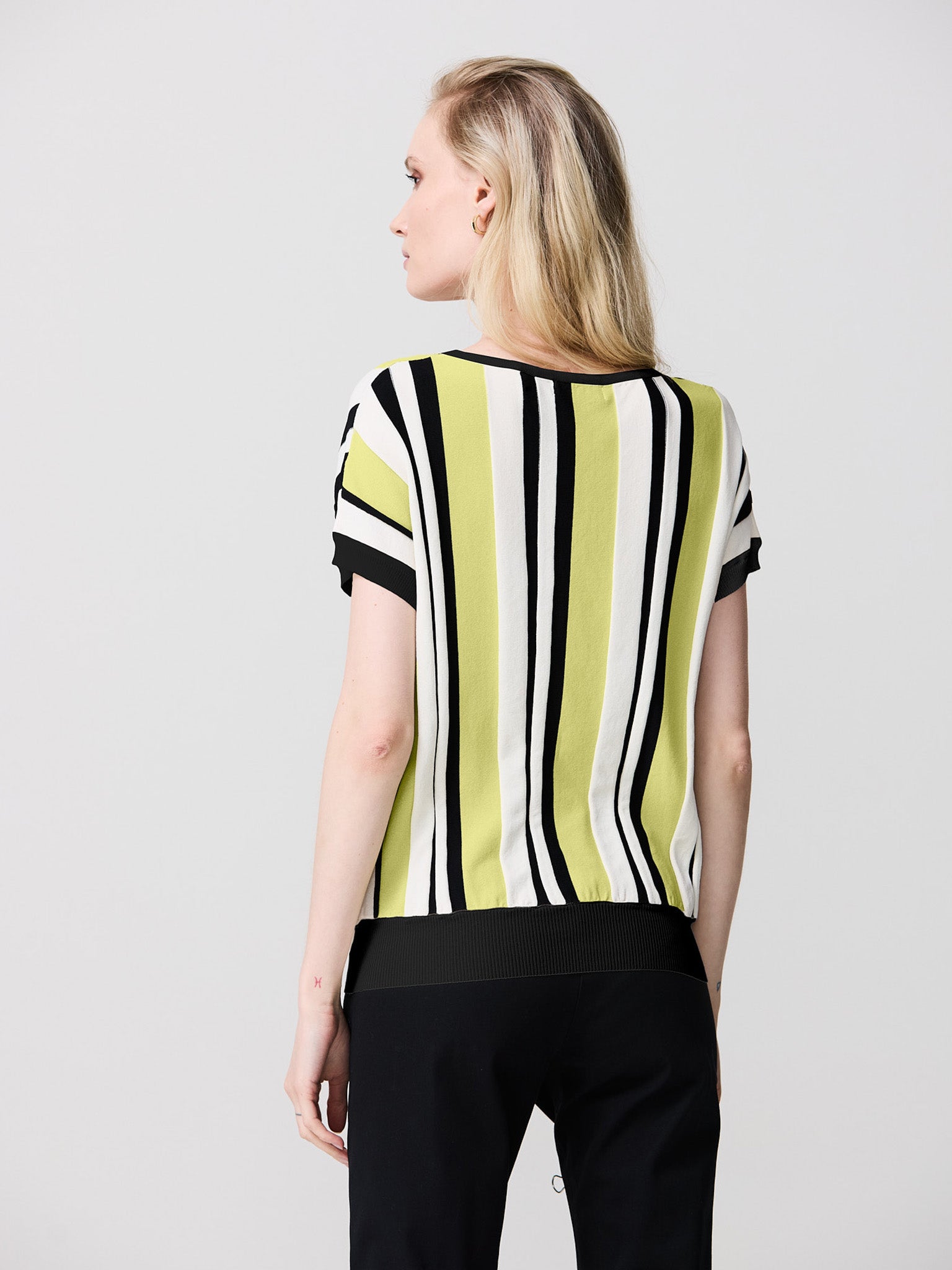 Tricolor vertical striped jersey