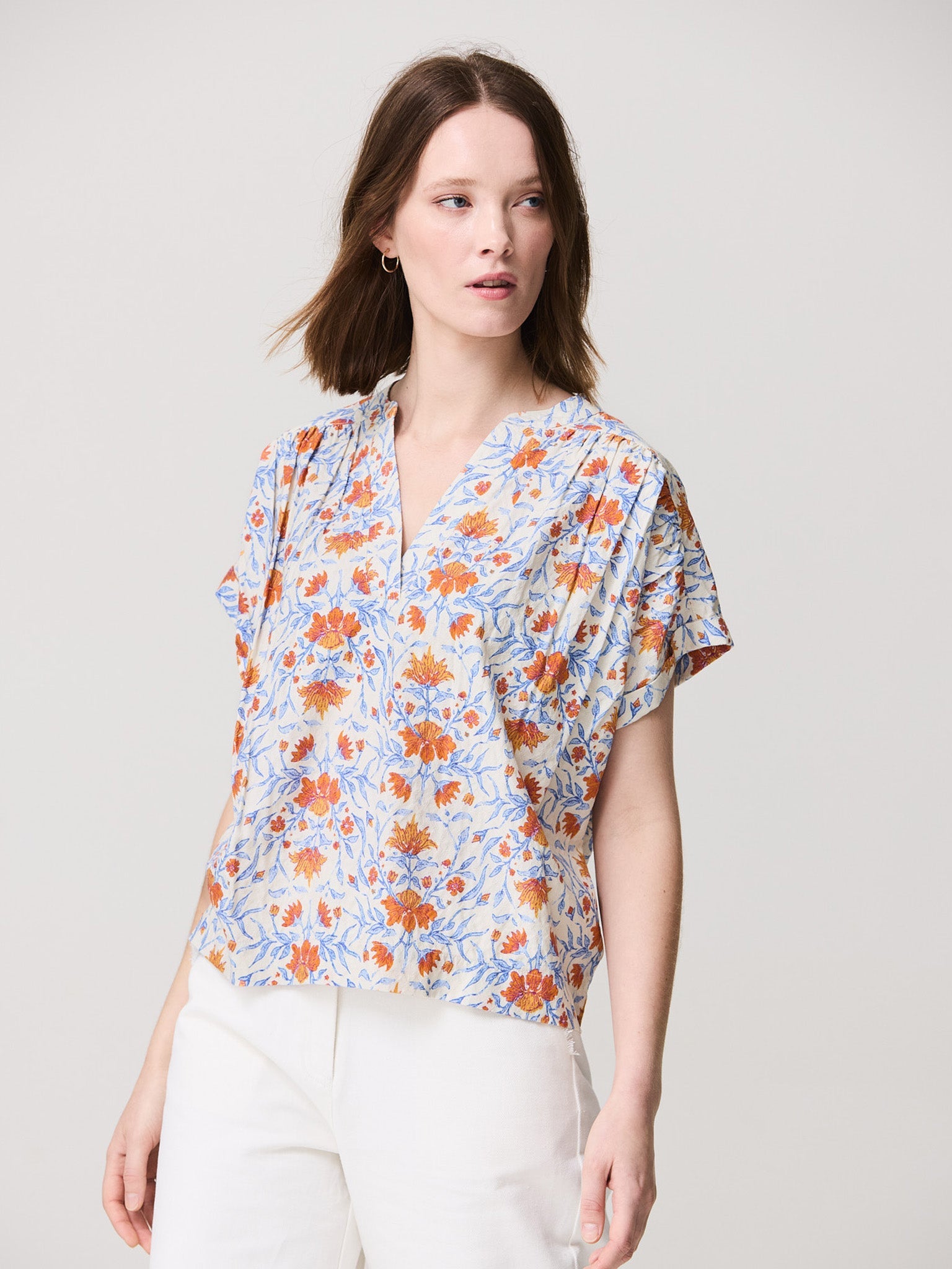 Blusa con estampado floral