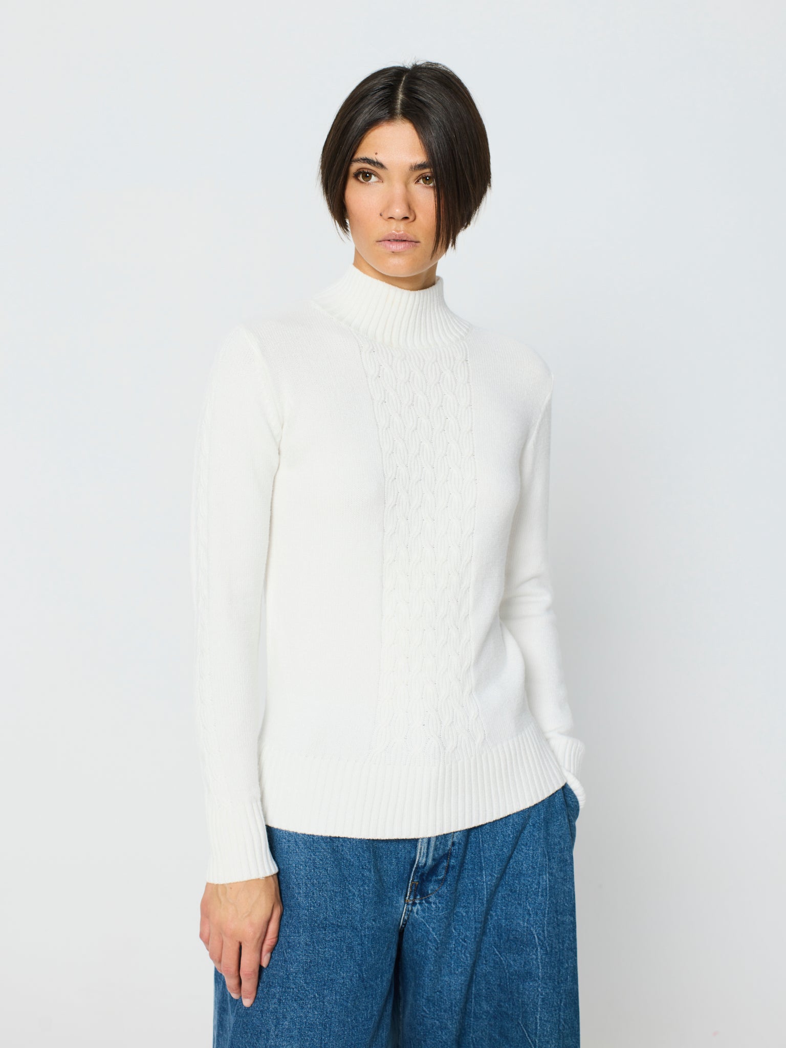Jersey trenzado cuello alto