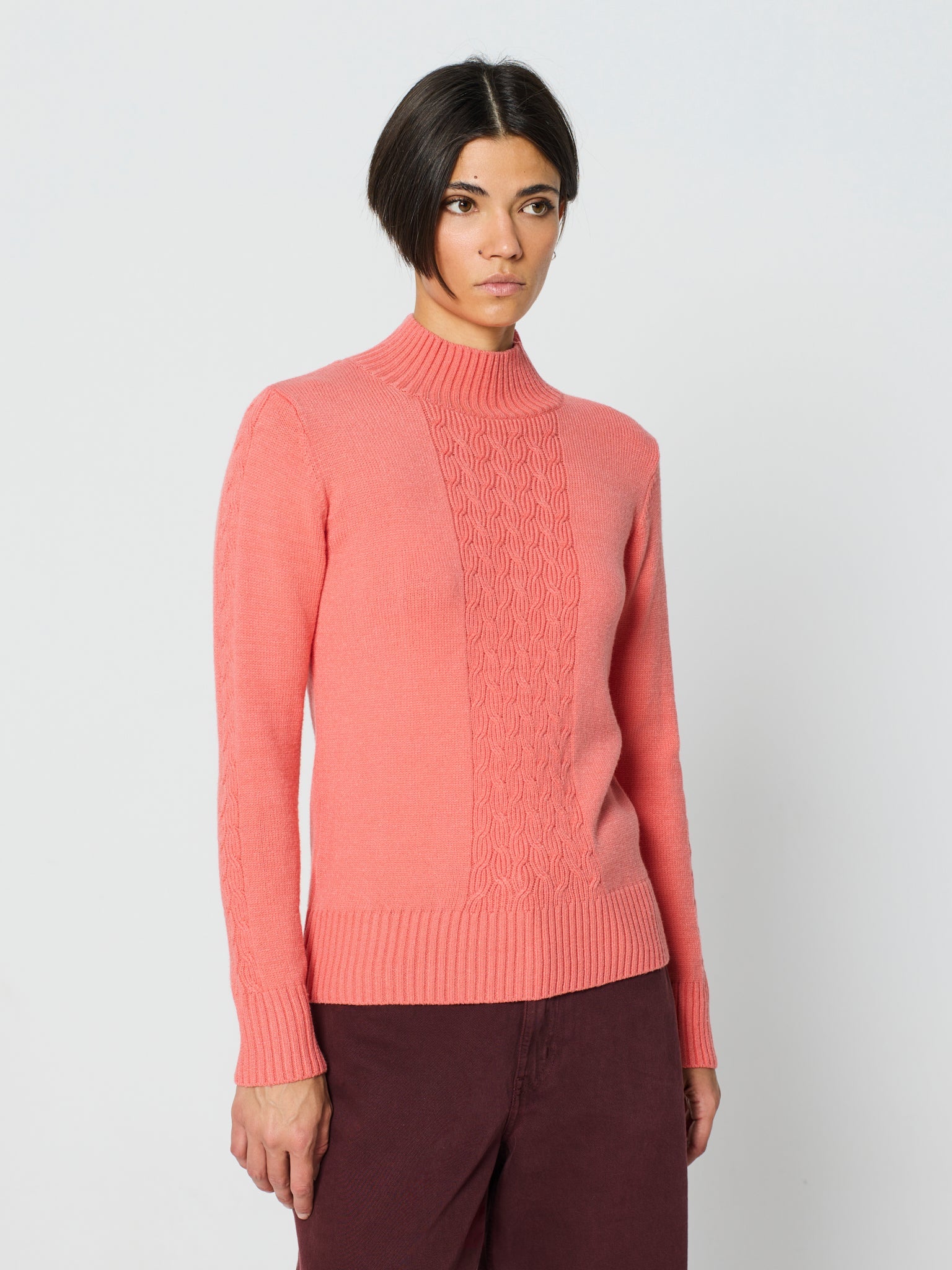 Jersey trenzado cuello alto