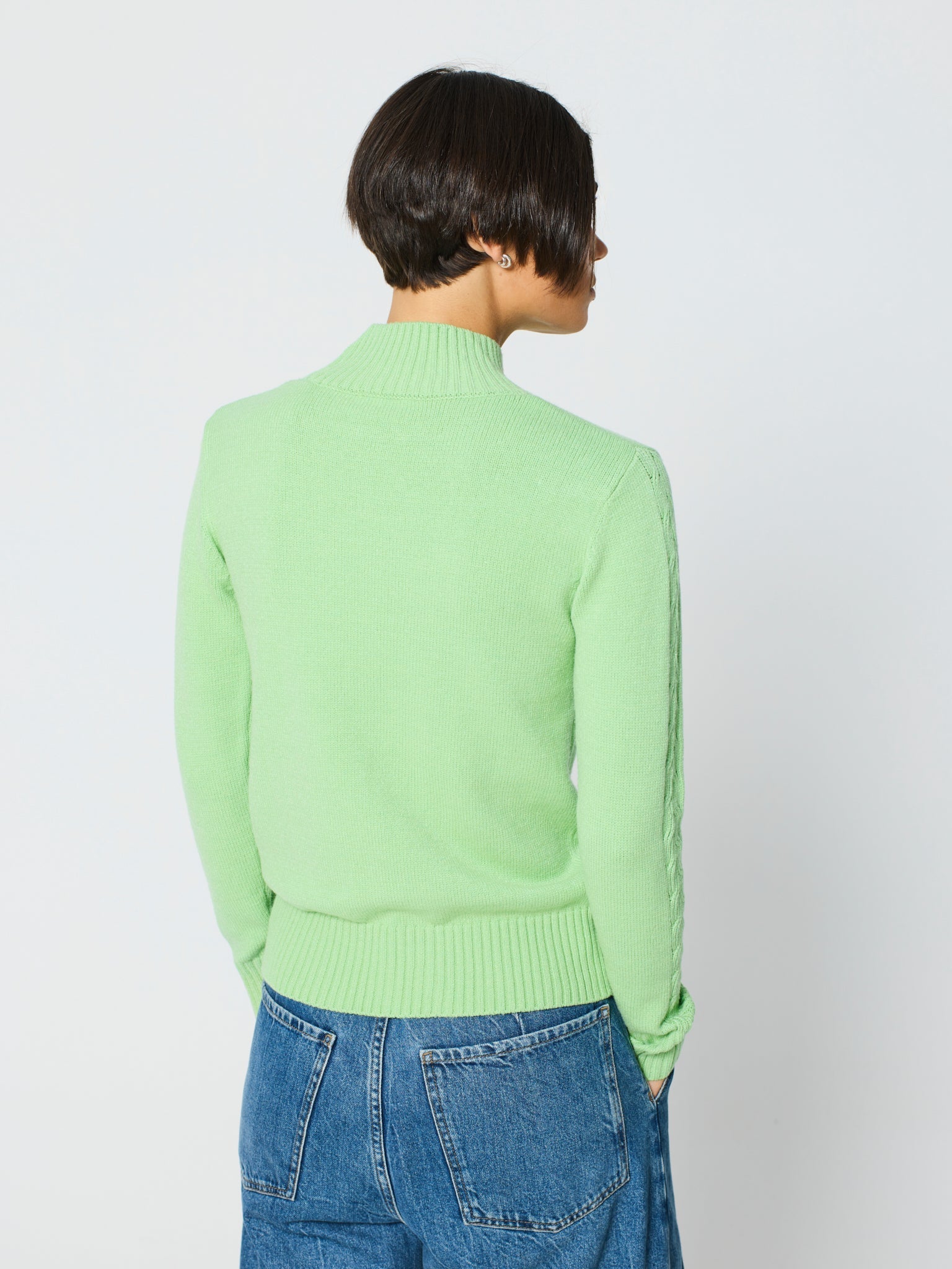 Jersey trenzado cuello alto