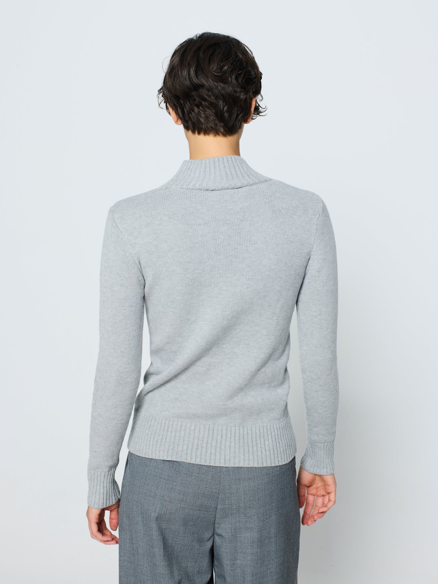 Jersey trenzado cuello alto