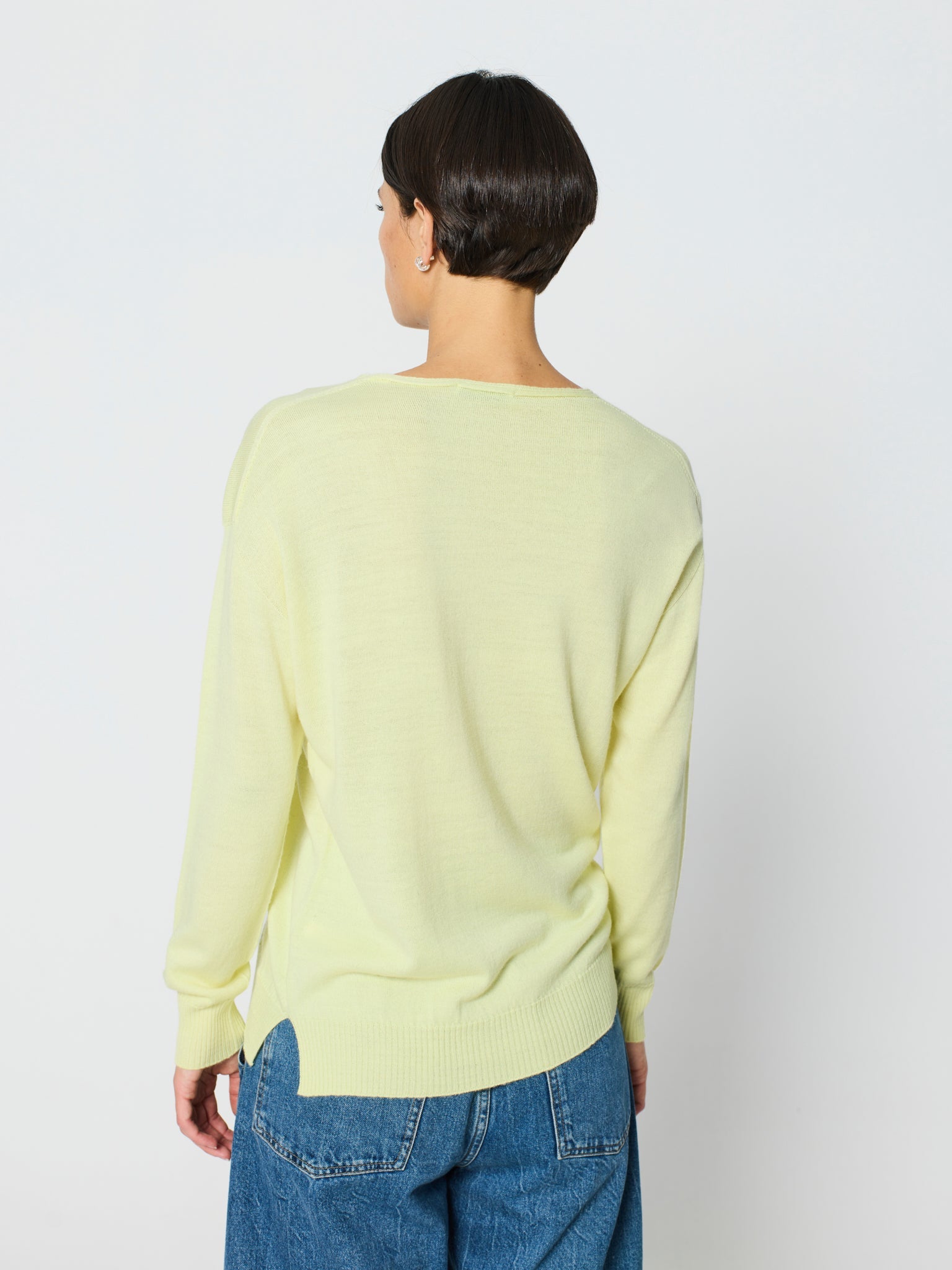 Jersey senzillo y cómodo de cuello pico y manga caída