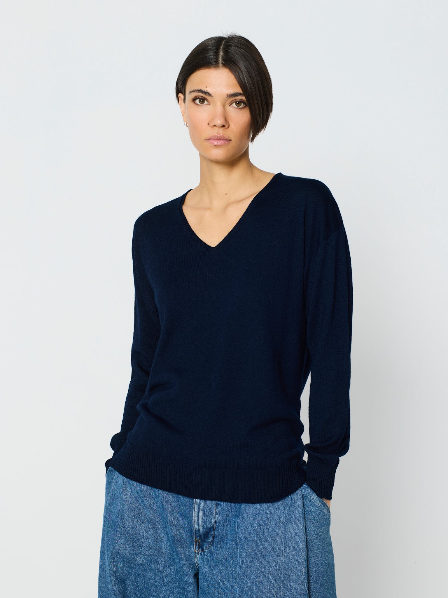 Jersey senzillo y cómodo de cuello pico y manga caída