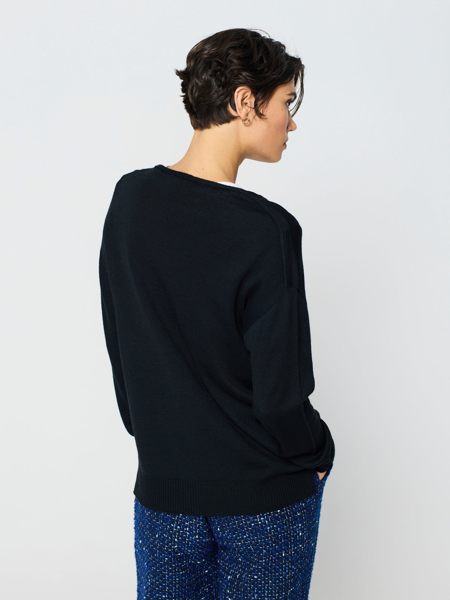 Jersey senzillo y cómodo de cuello pico y manga caída