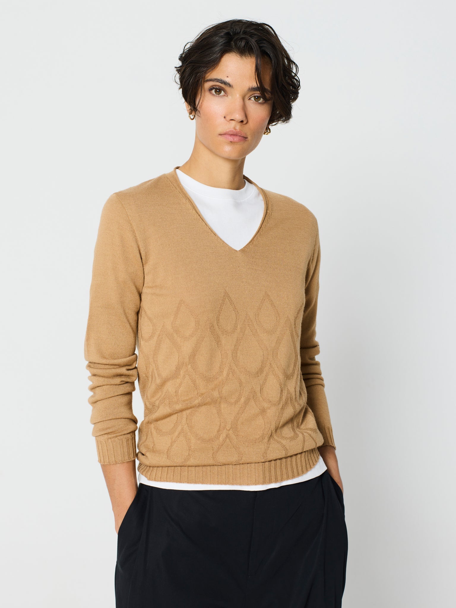 Jersey de cuello pico con adorno en delantero