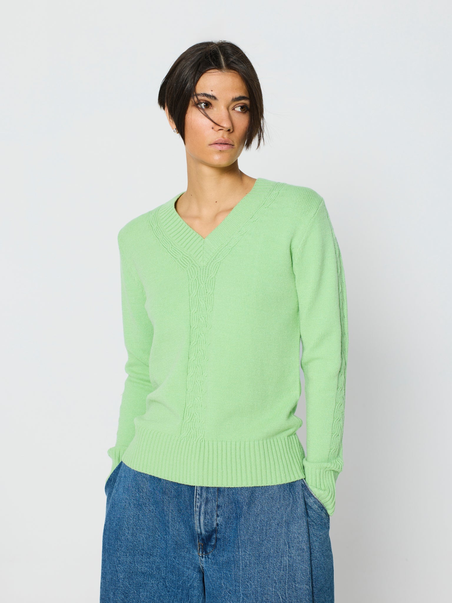 Jersey trenzado cuello pico