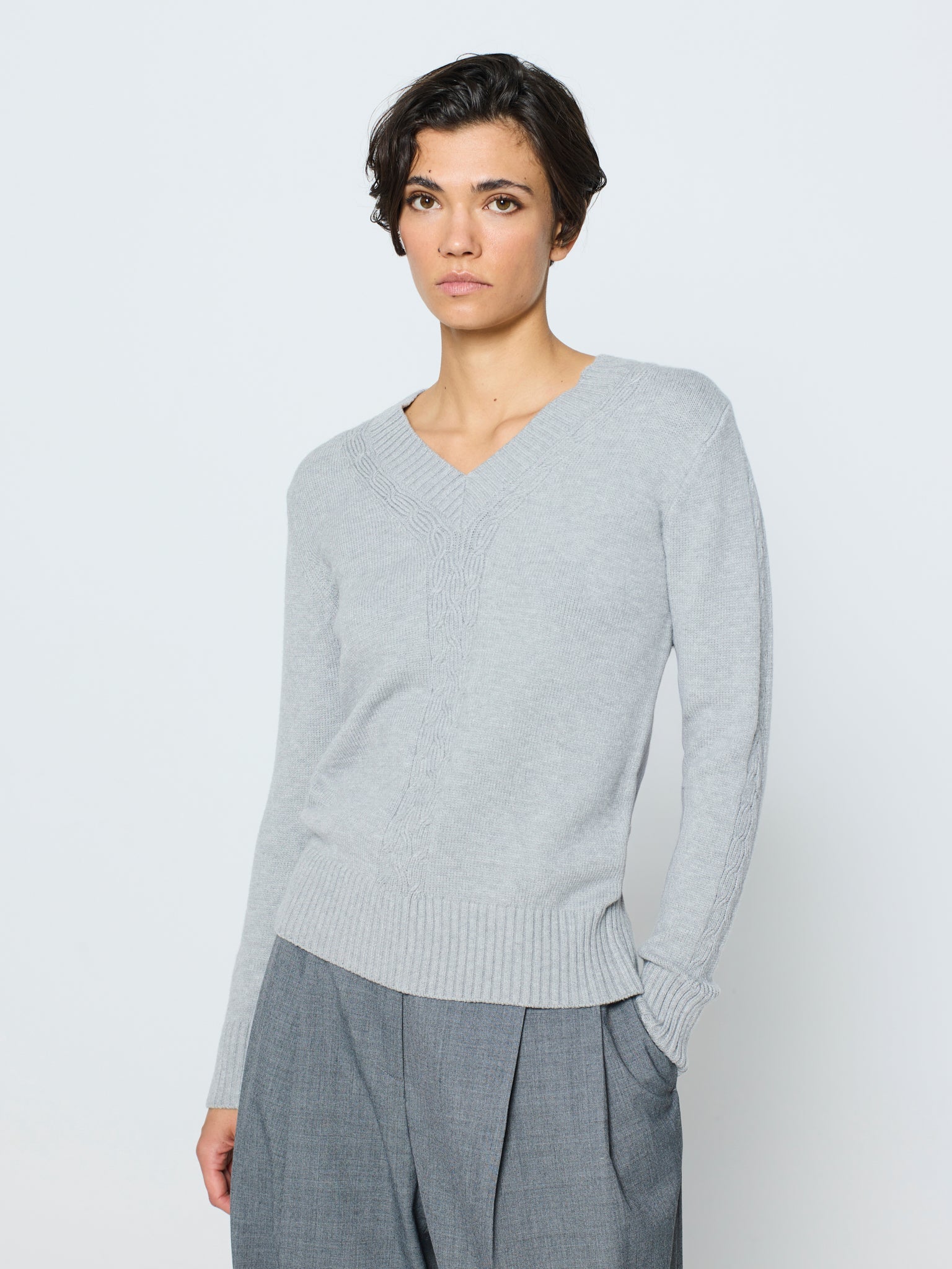 Jersey trenzado cuello pico