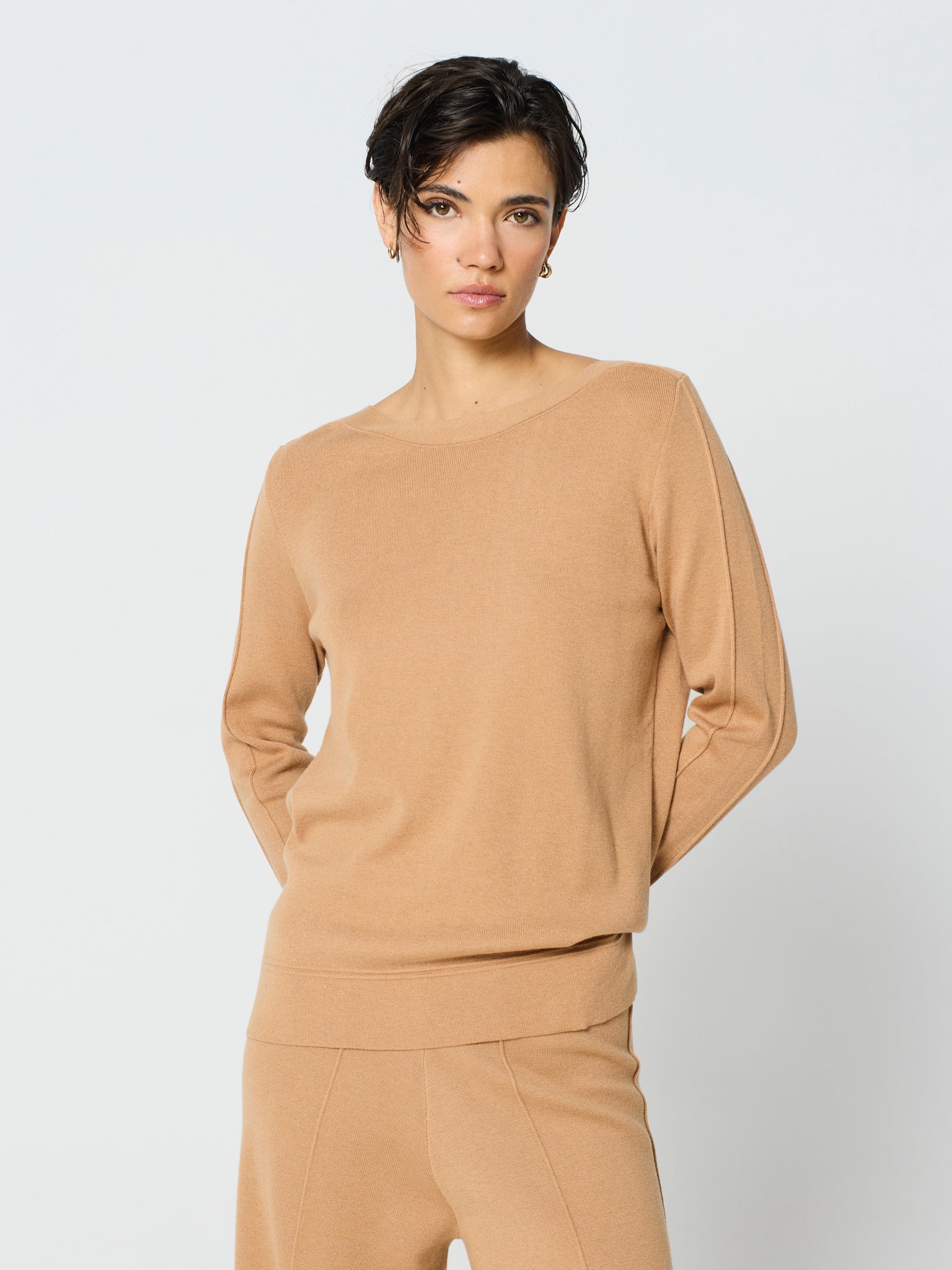 Jersey con nervios en el cuello