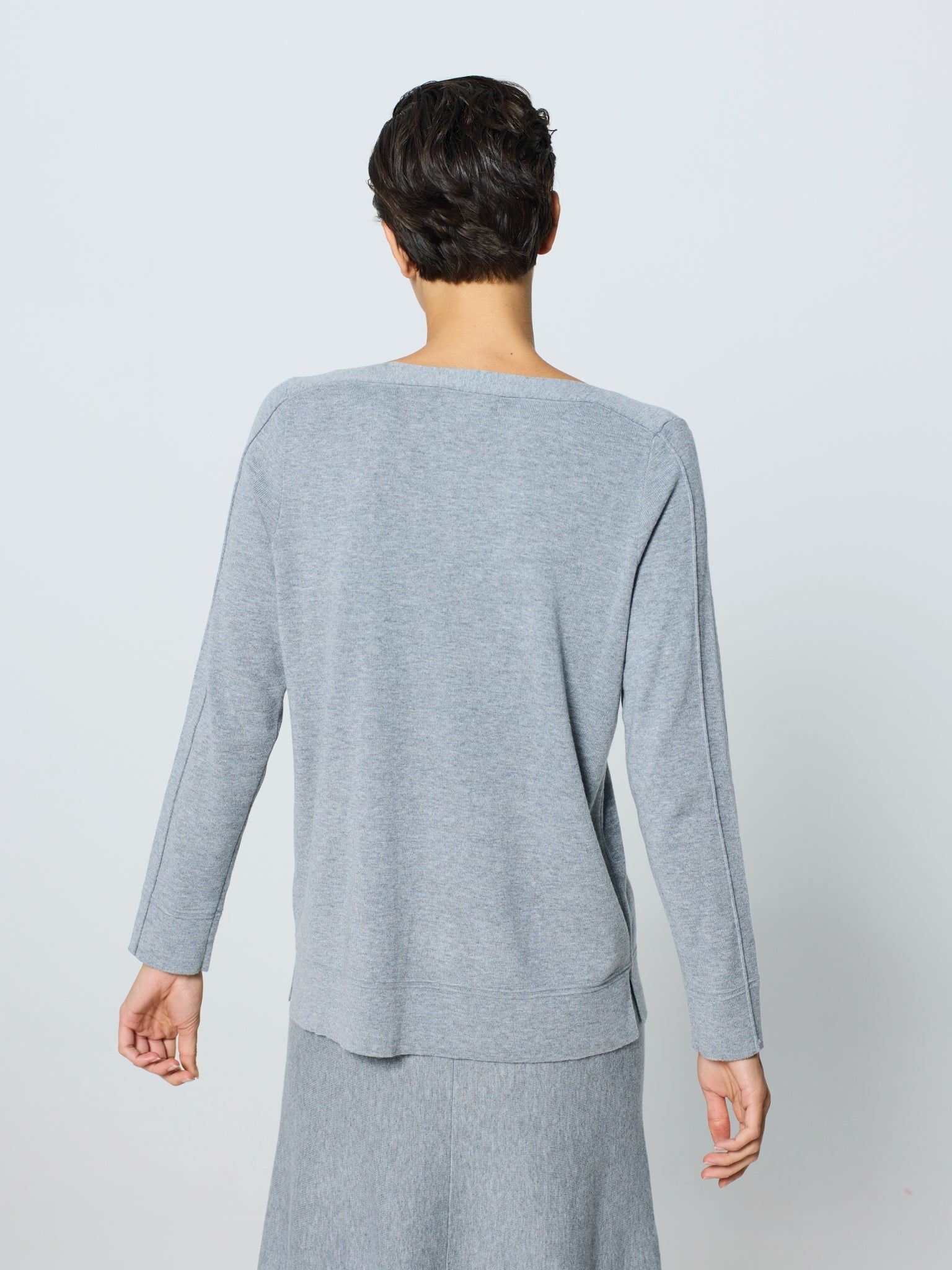 Jersey con nervios en el cuello