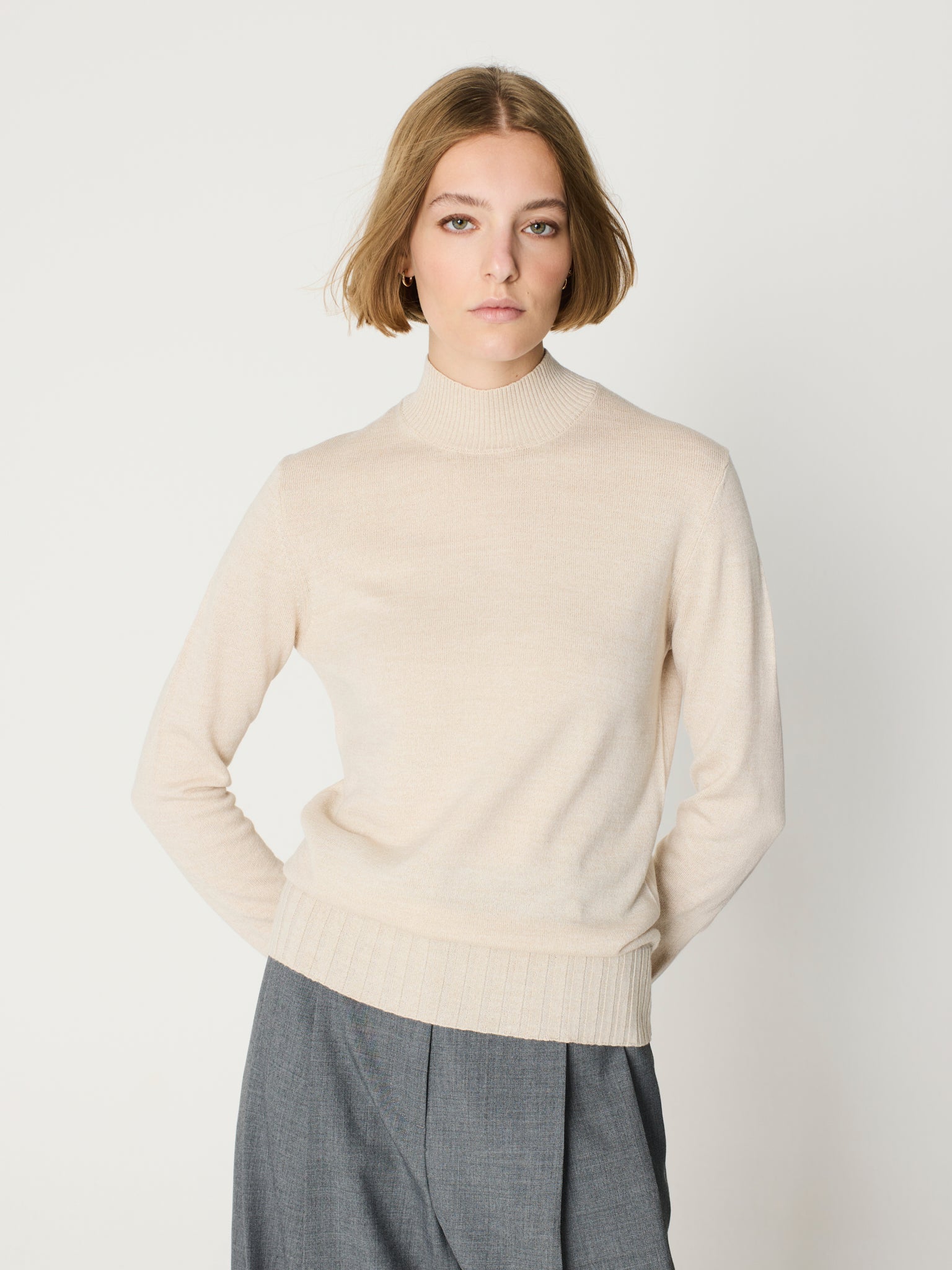 Jersey básico de canalé ancho cuello semicisne, manga larga