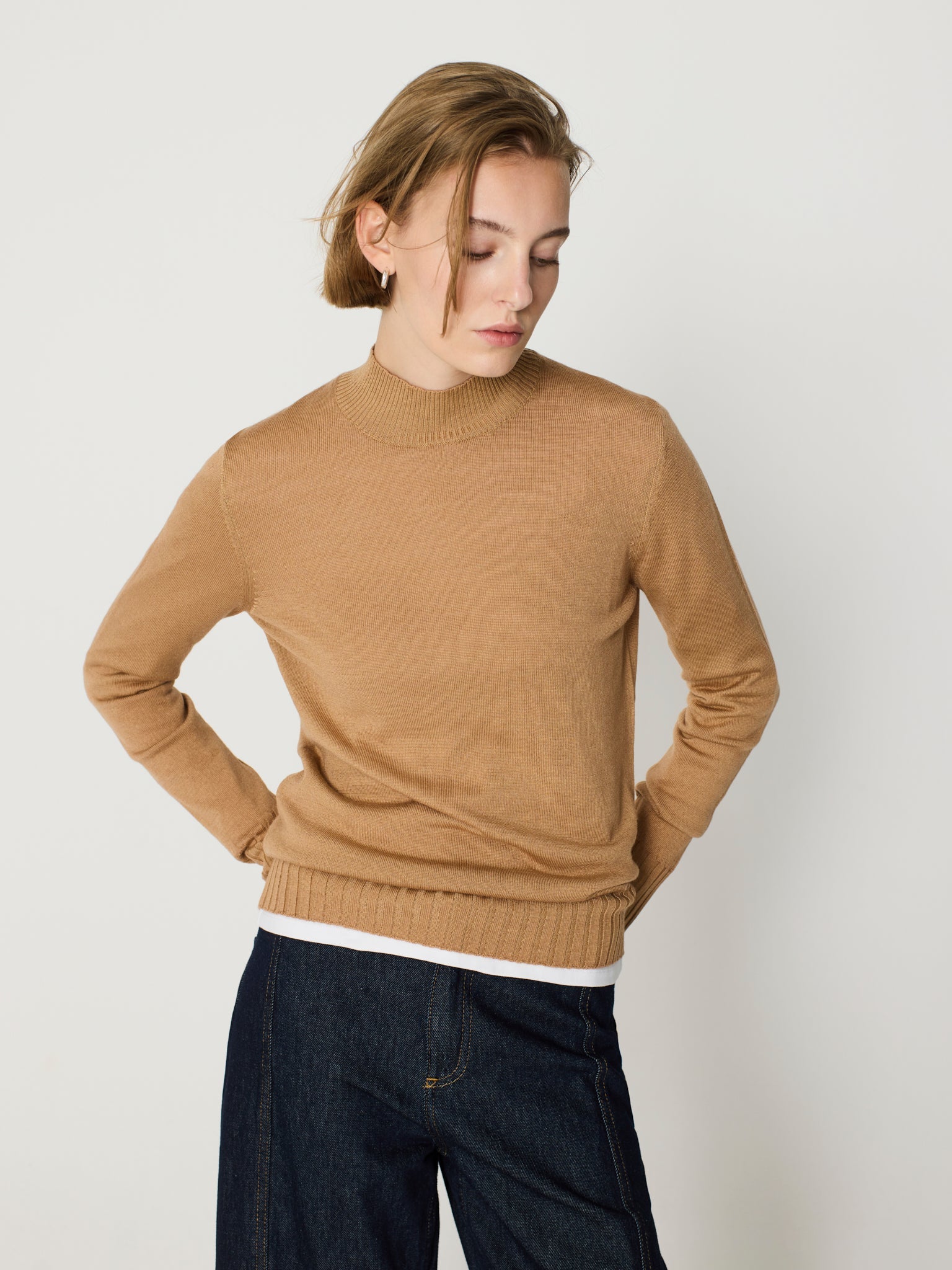 Jersey básico de canalé ancho cuello semicisne, manga larga