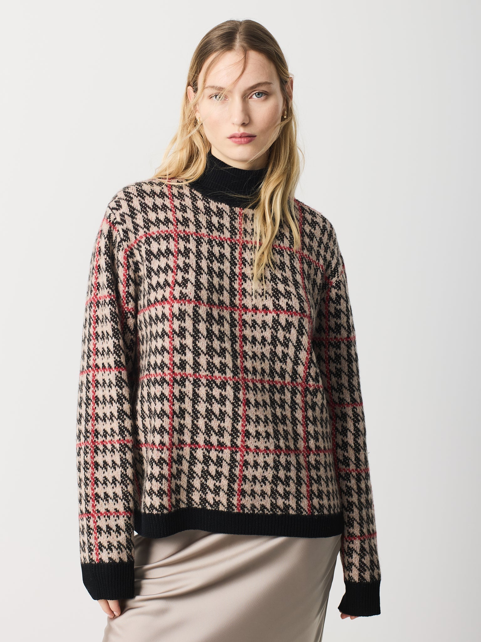 Jersey jacqard a cuadros cuello alto