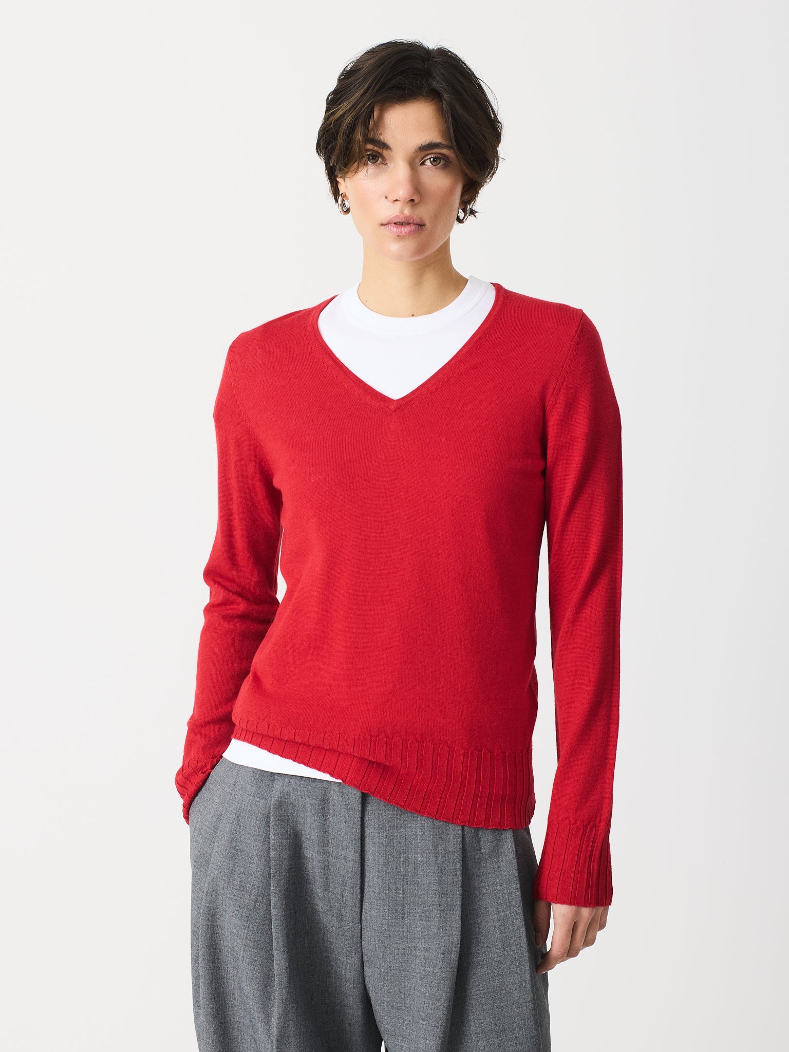 Jersey básico cuello pico y manga larga