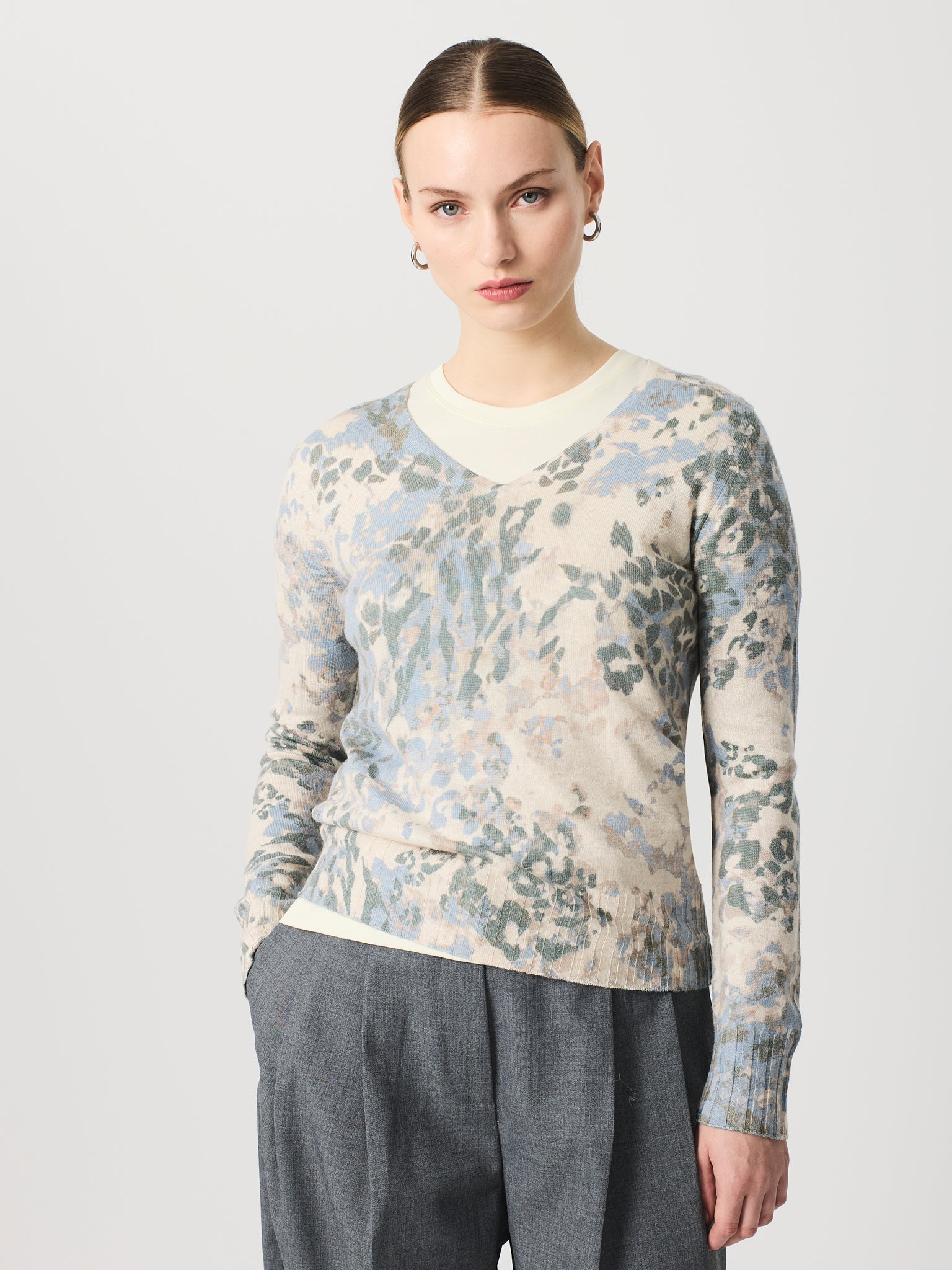 Jersey estampado cuello pico