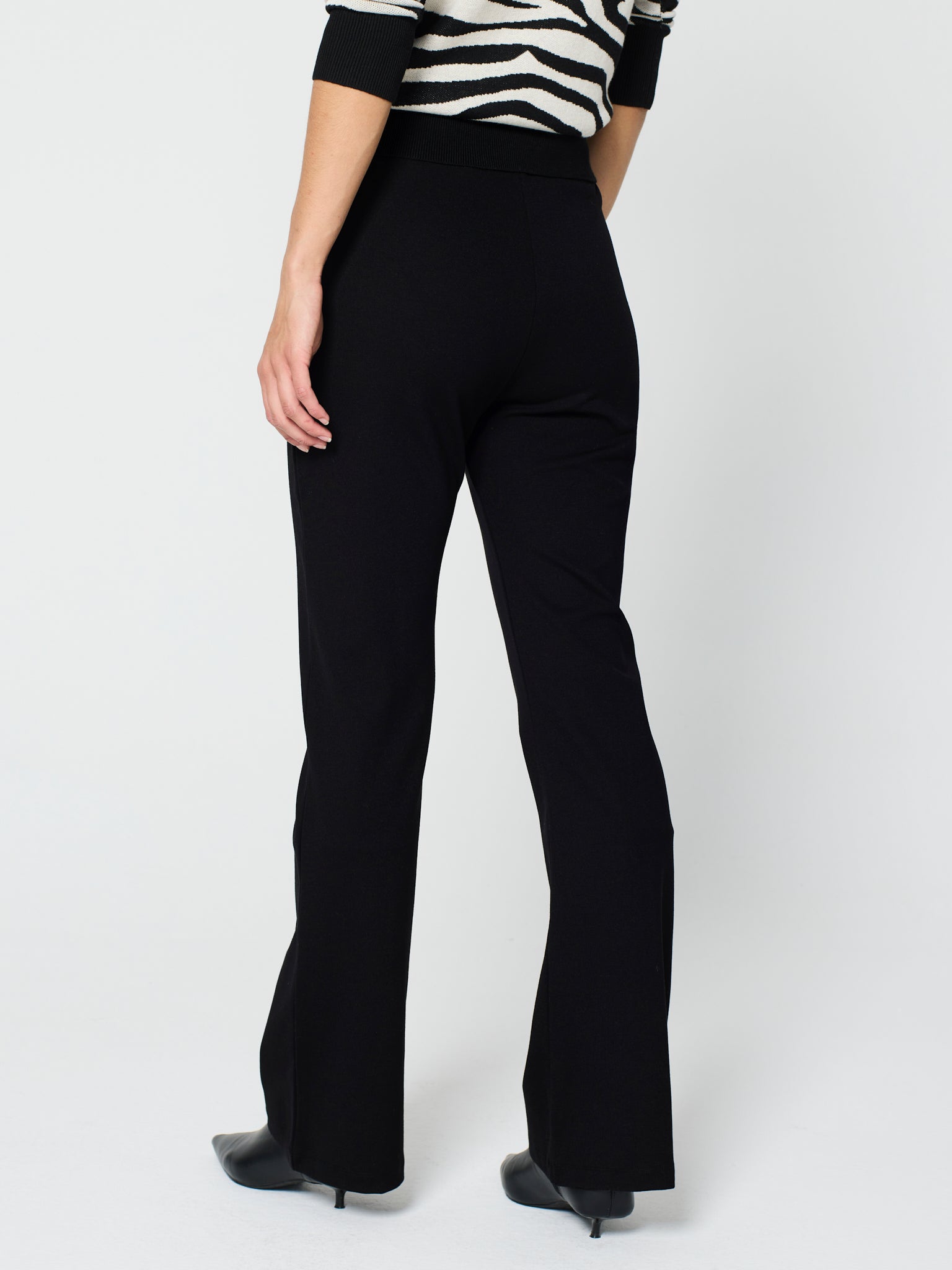 Pantalón de punto con nervio