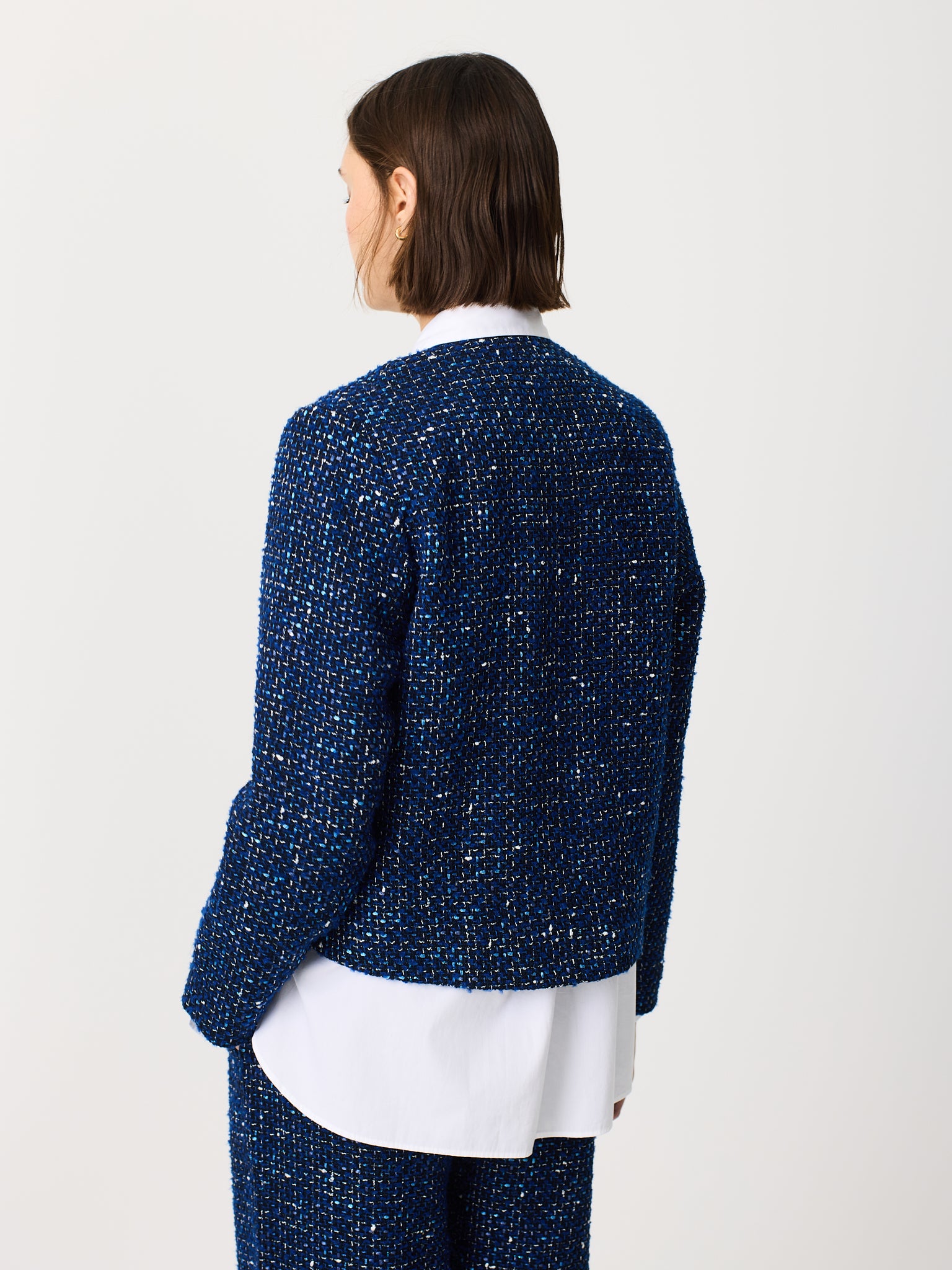 Chaqueta chanel con ribete de polipiel