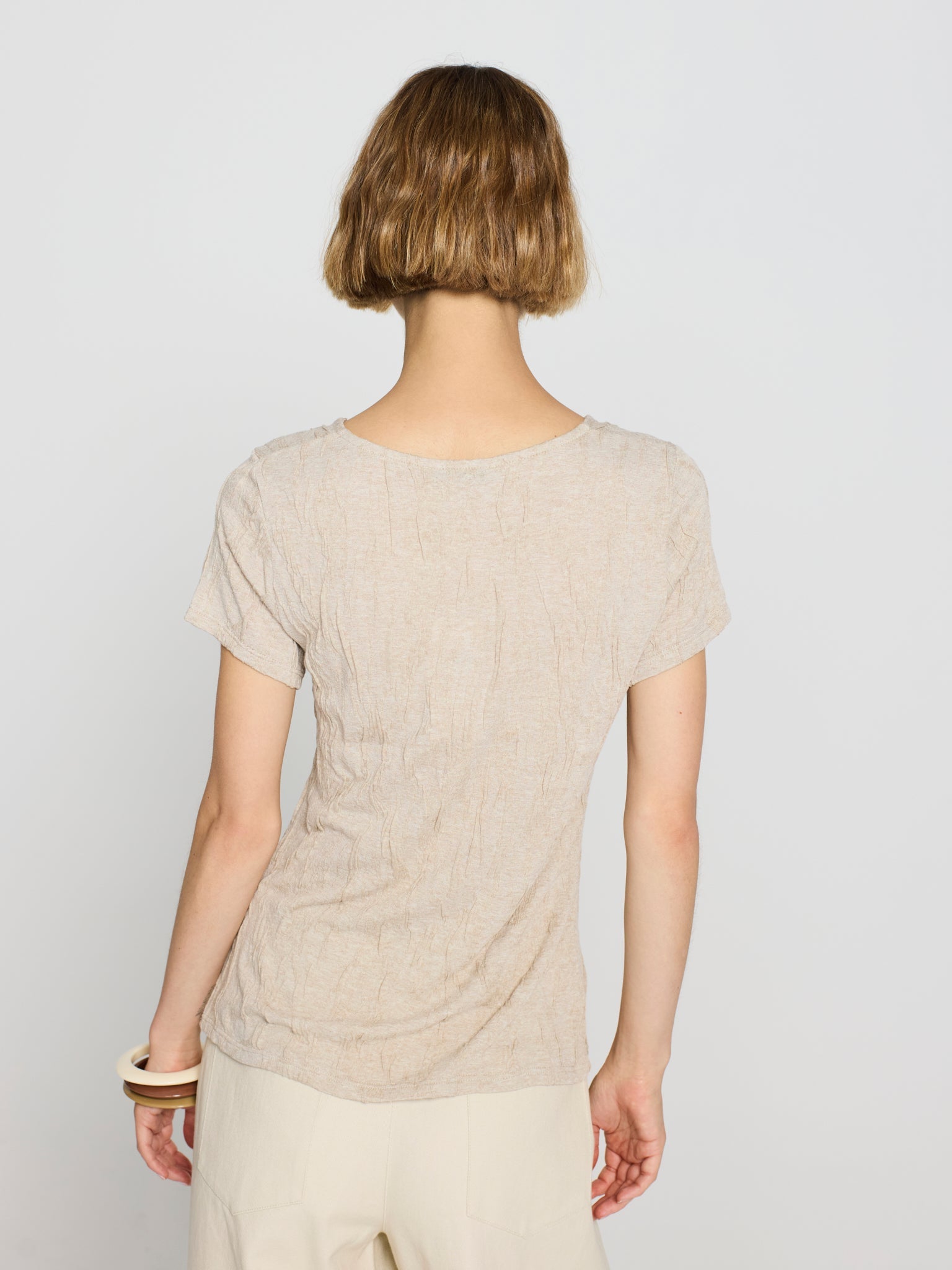 Camiseta textura arrugada