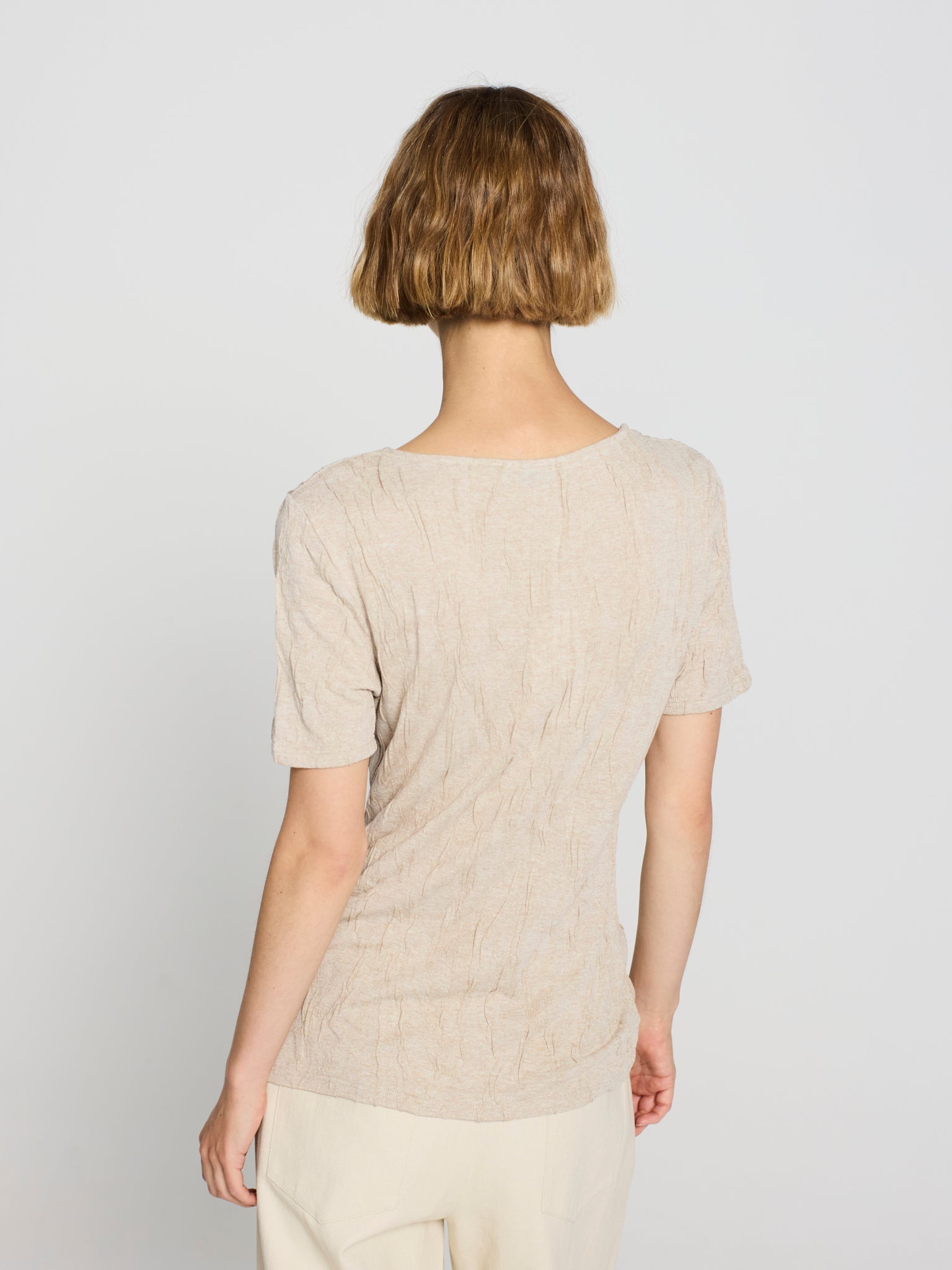 Camiseta textura arrugada