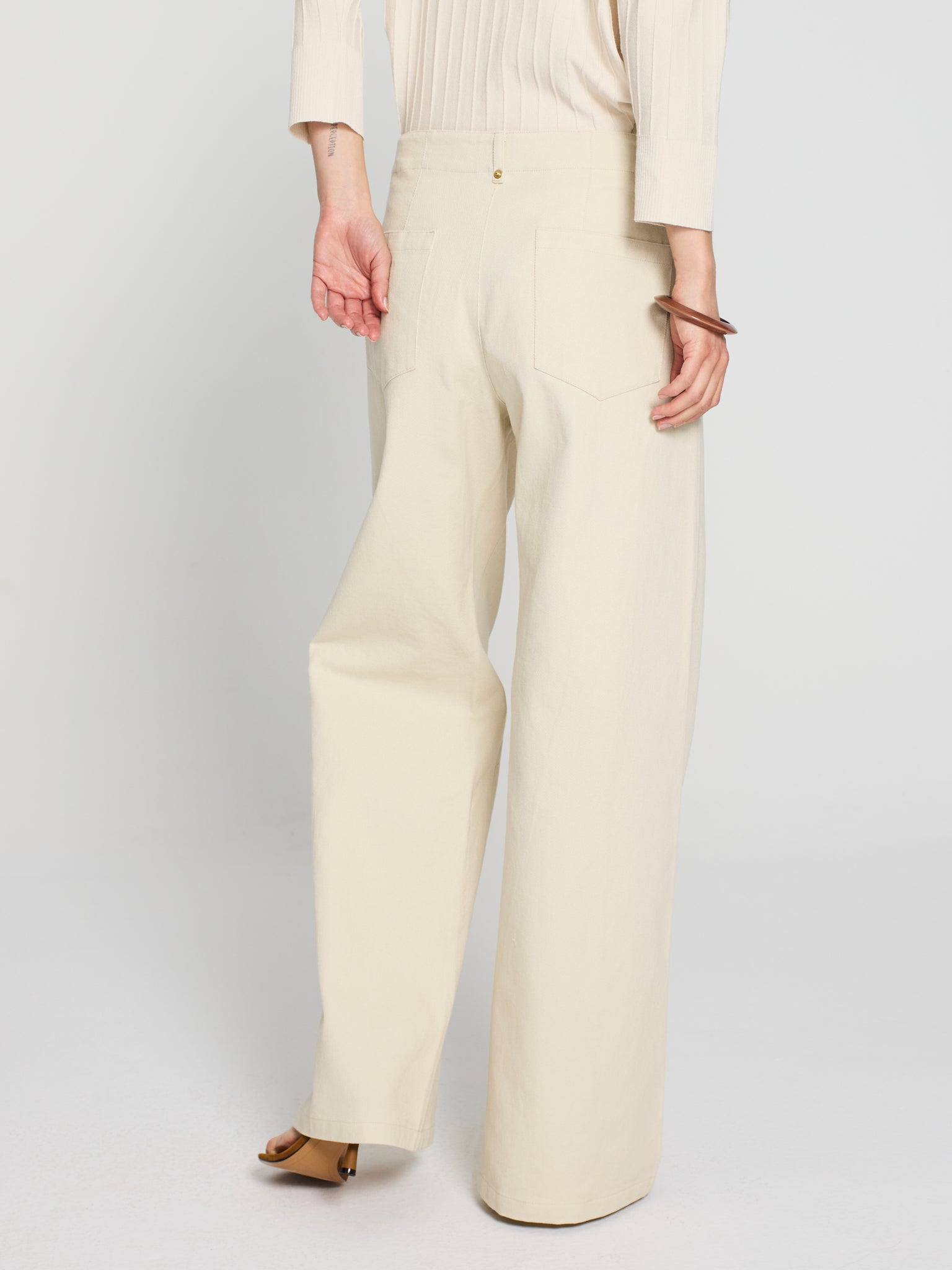 Pantalón costura delantera