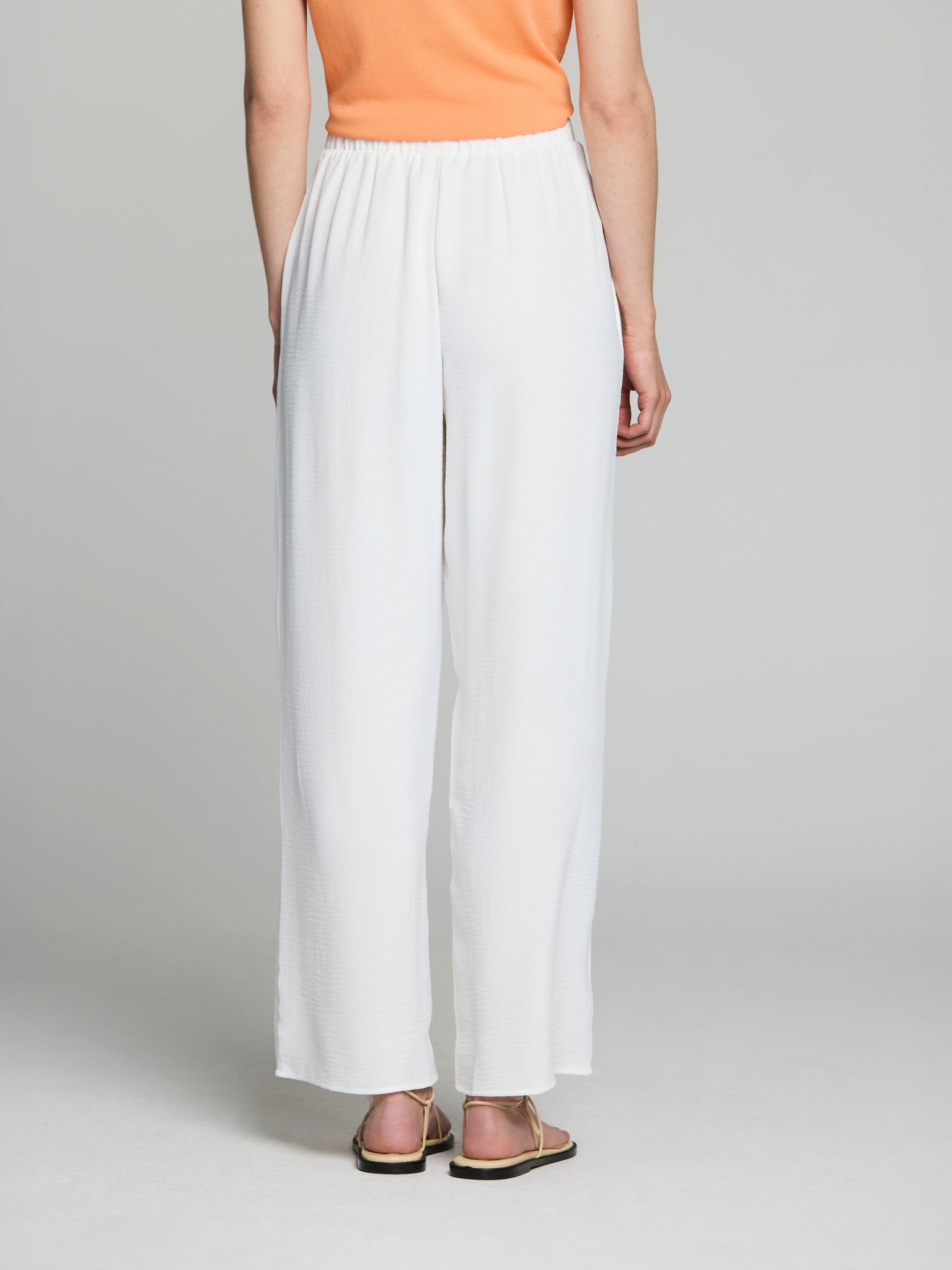 Pantalón fluído liso