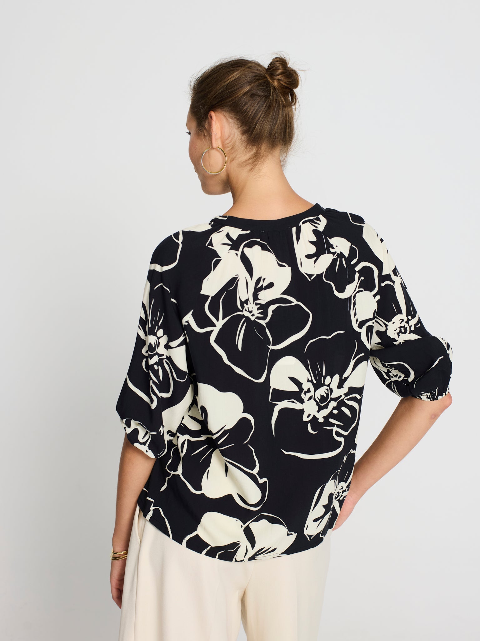 Blusa estampada contraste