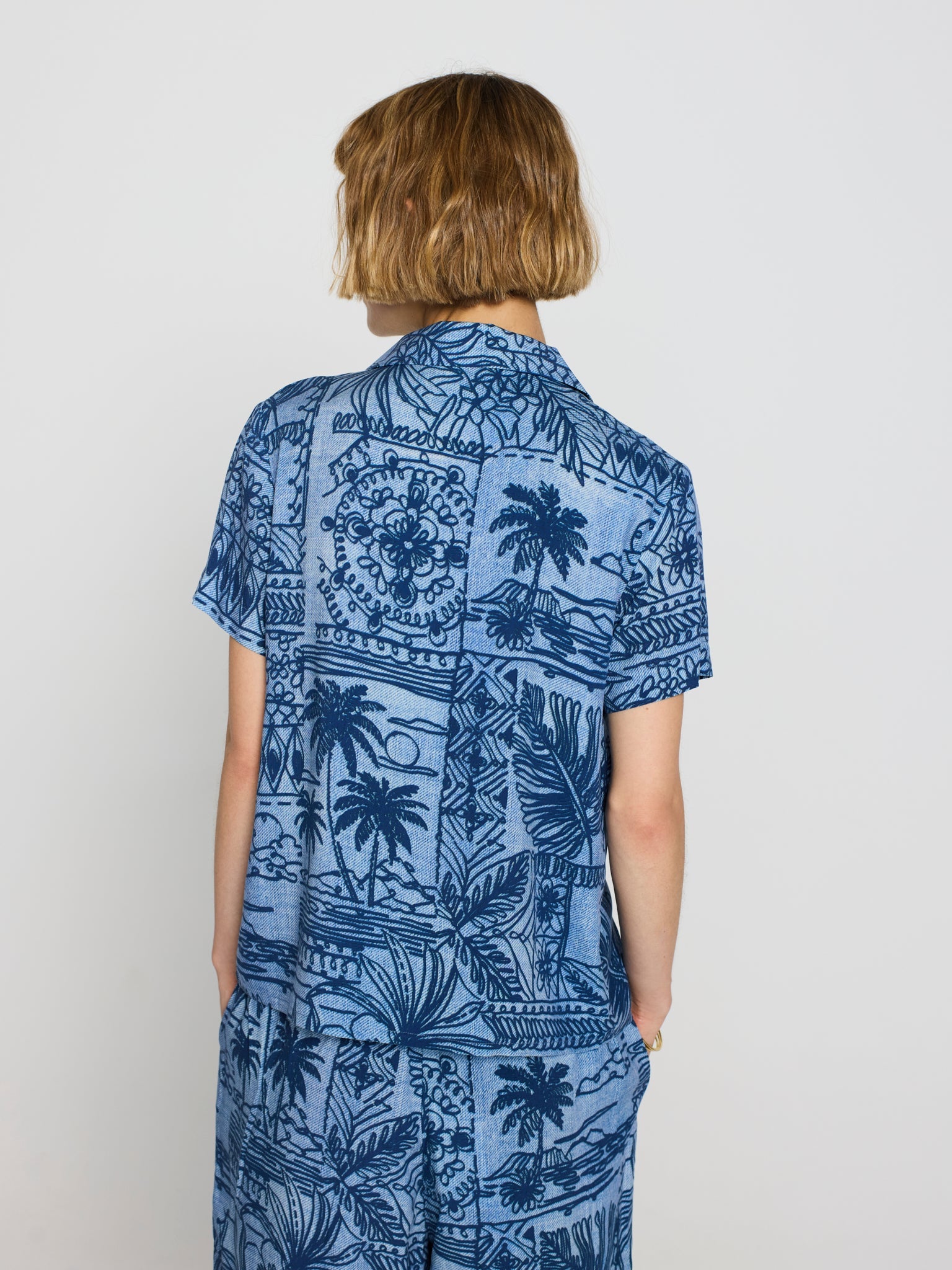 Camisa corta estampada