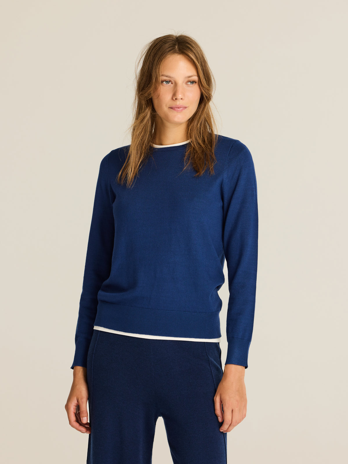 Jersey de viscosa con cuello redondo