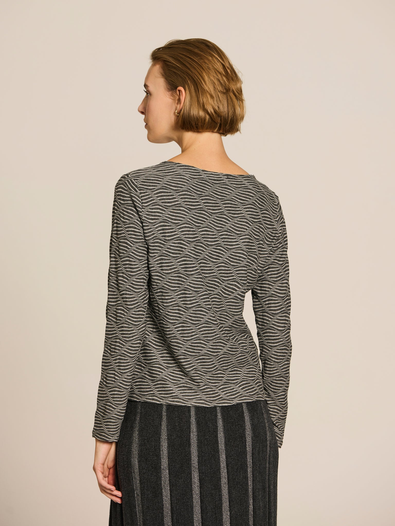 Viscose T-shirt with wave jacquard