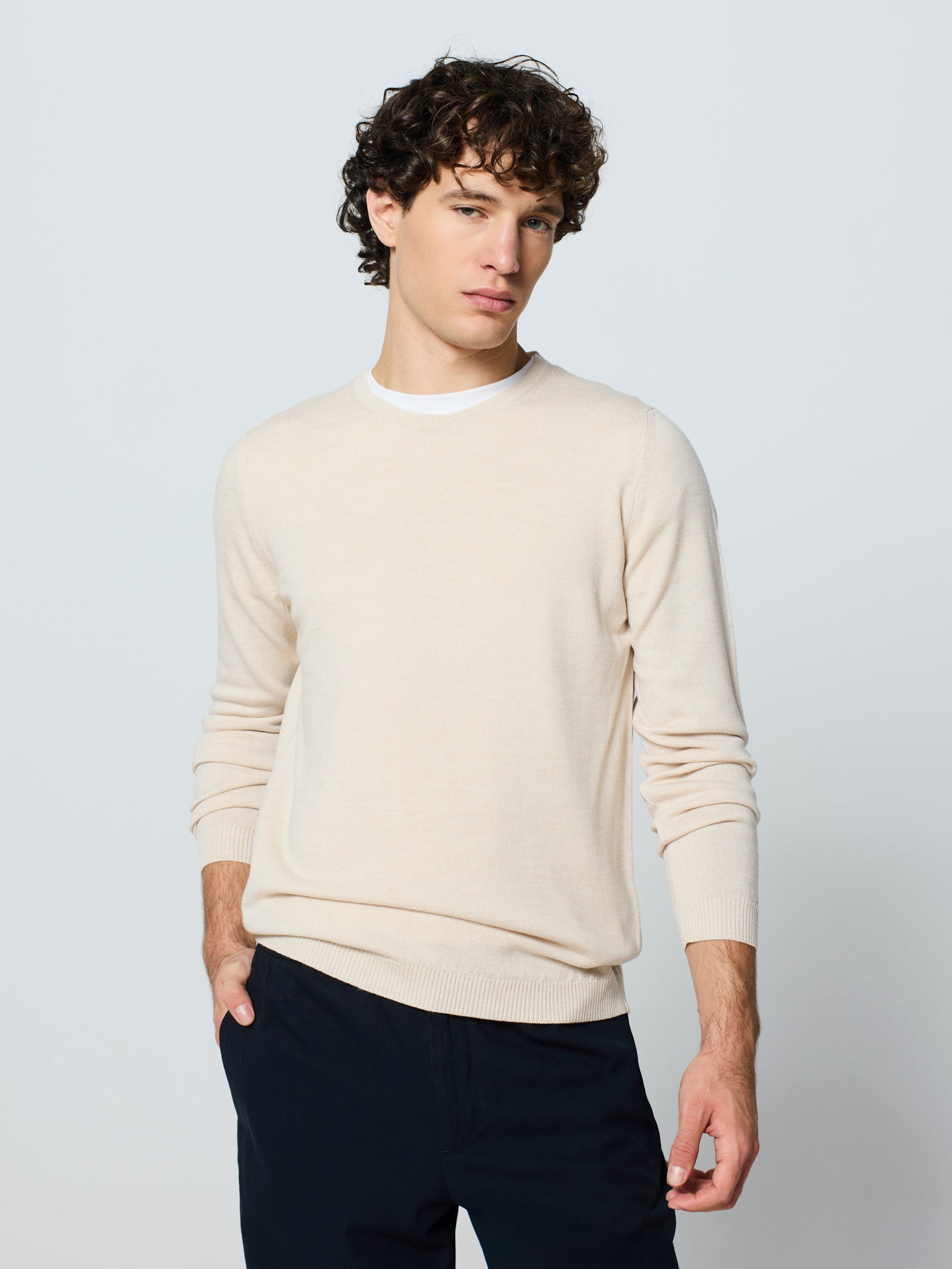 Jersey de hombre cuello redondo y manga larga
