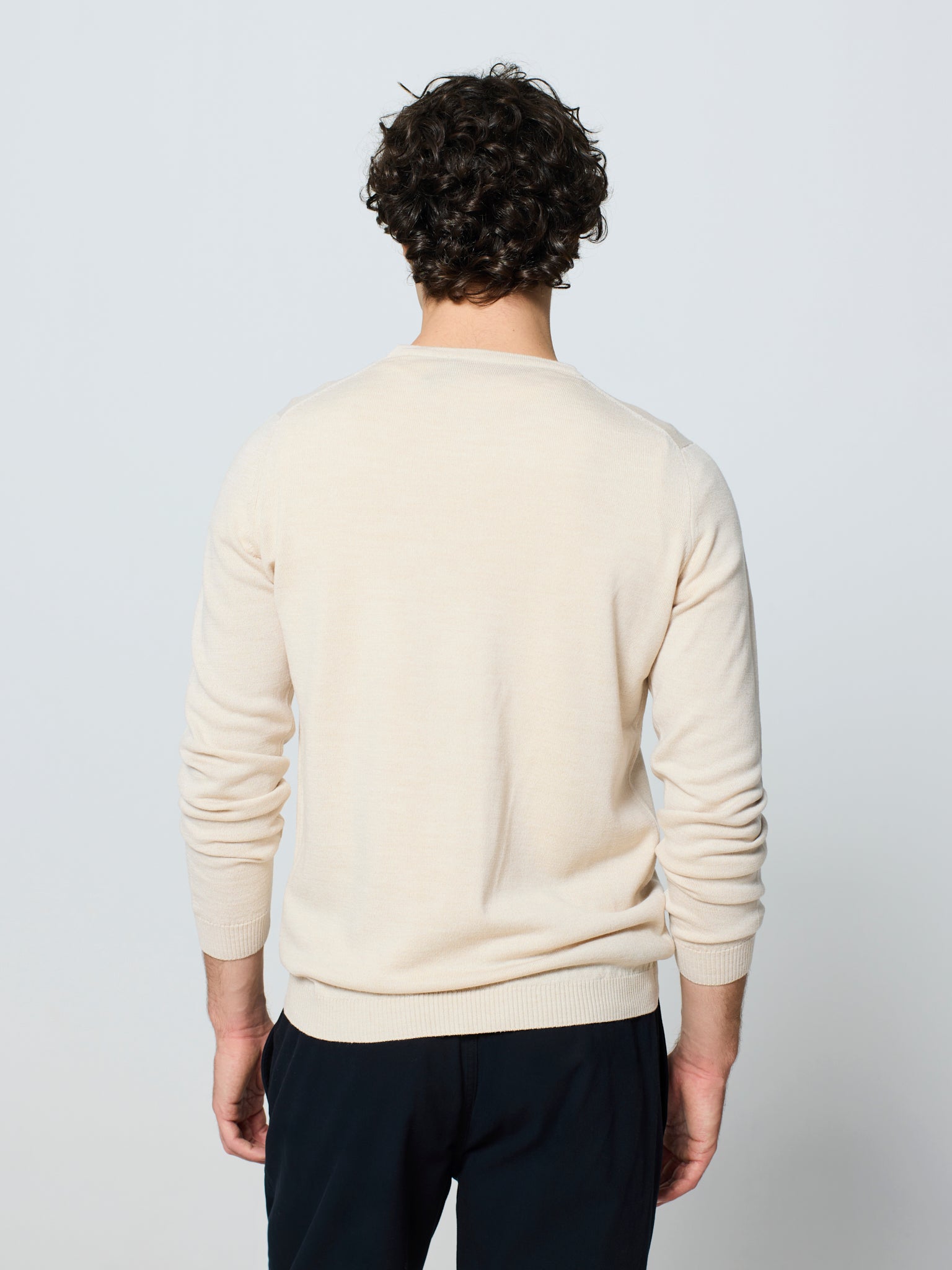 Jersey de hombre cuello redondo y manga larga