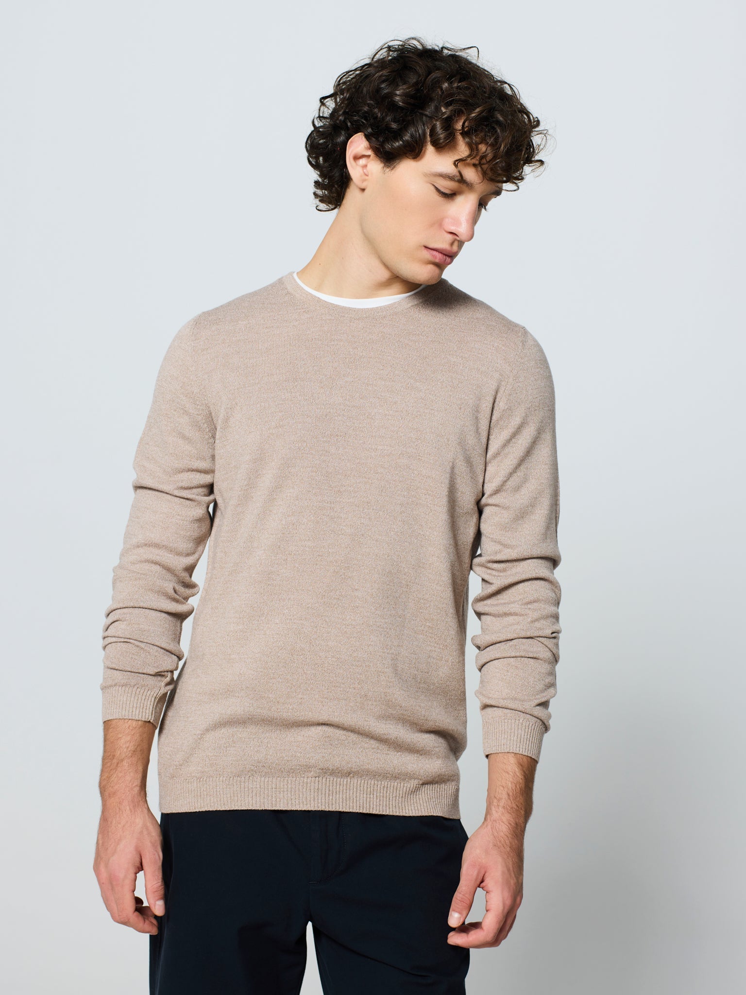 Jersey de hombre cuello redondo y manga larga