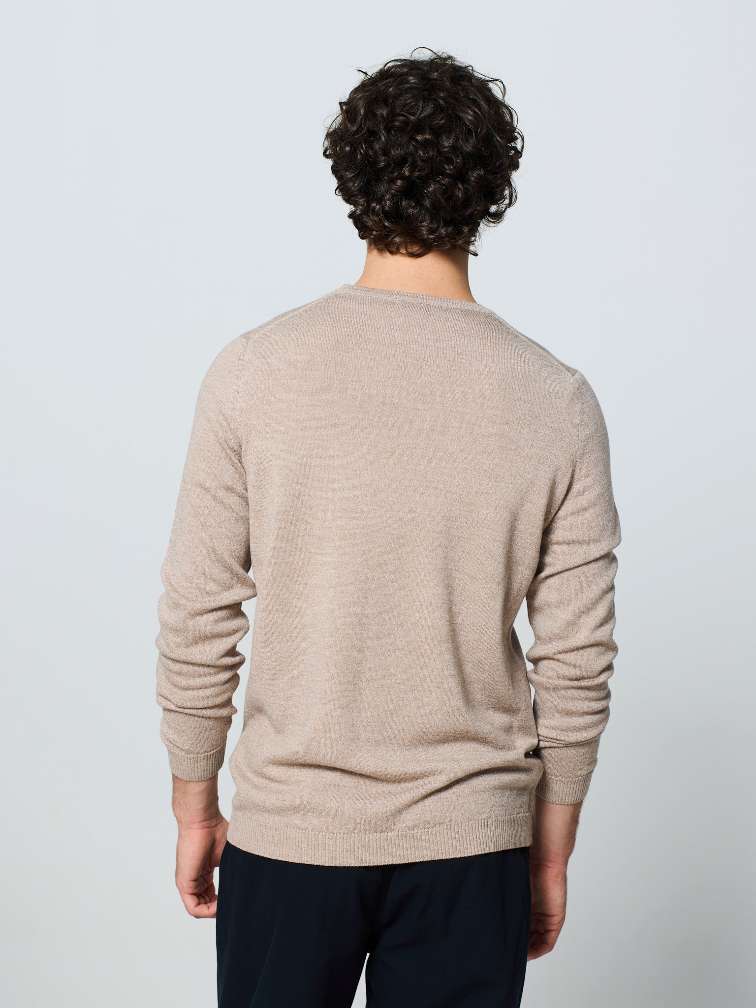 Jersey de hombre cuello redondo y manga larga